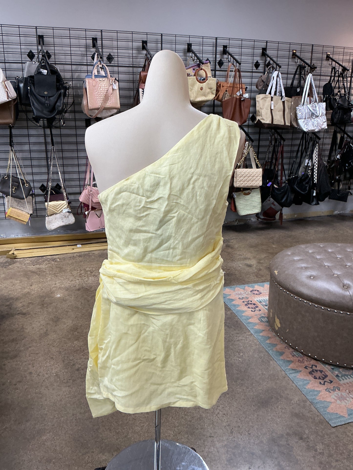 Dress Casual Short By French Connection In Yellow, Size:6