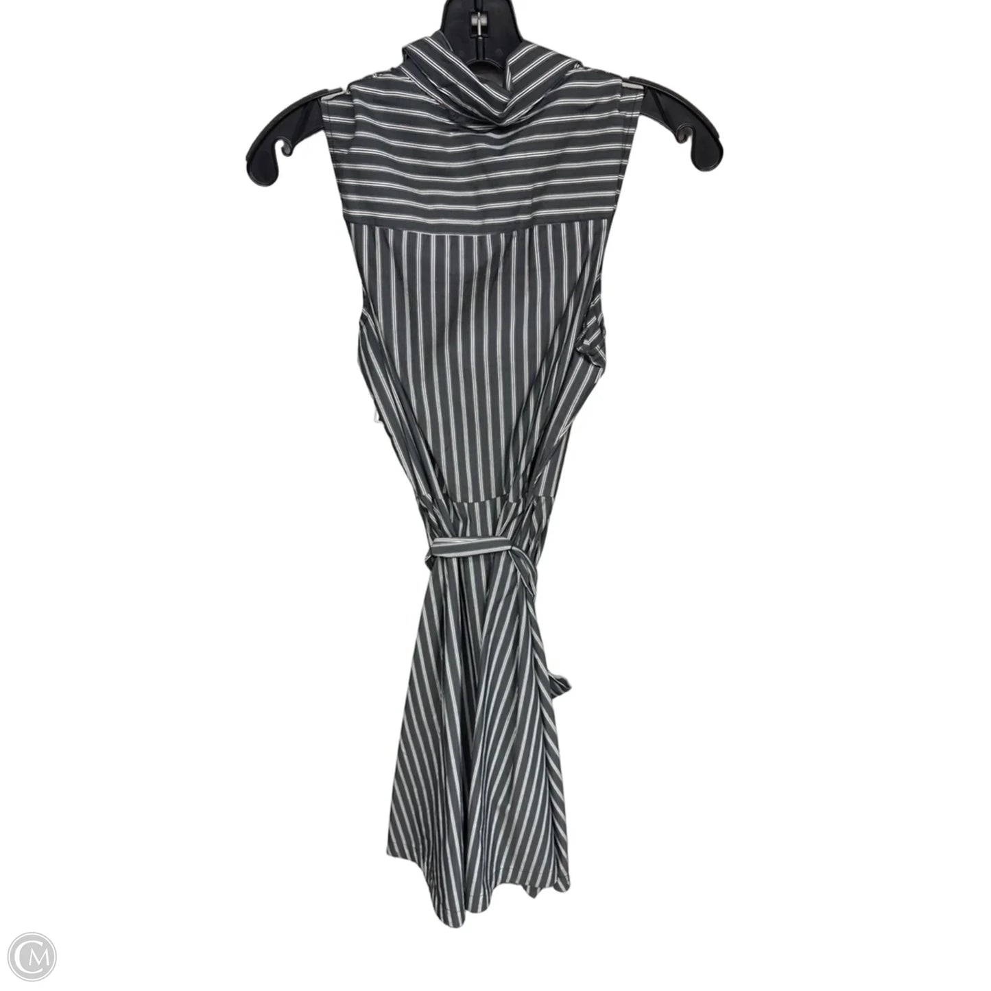 Dress Casual Short By Who What Wear In Grey, Size: Xs