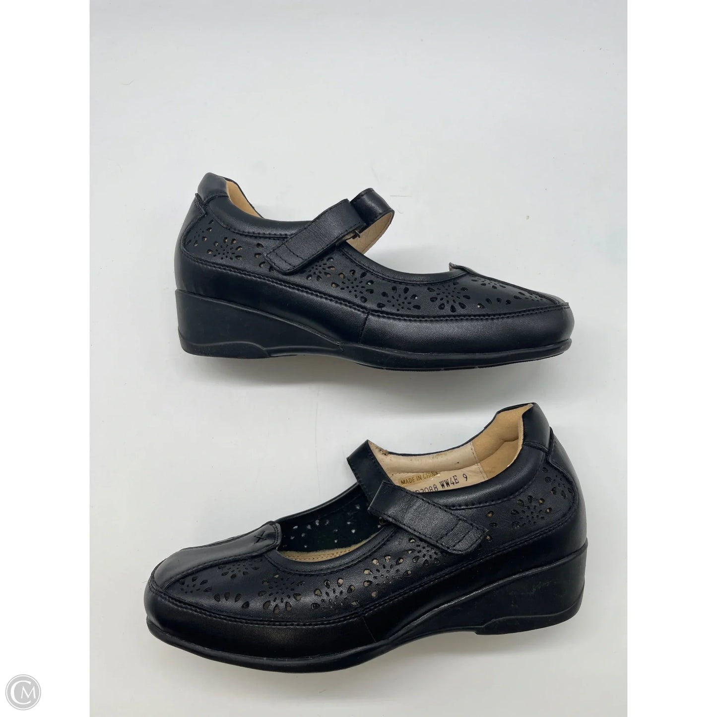 Shoes Flats By Clothes Mentor In Black, Size: 6
