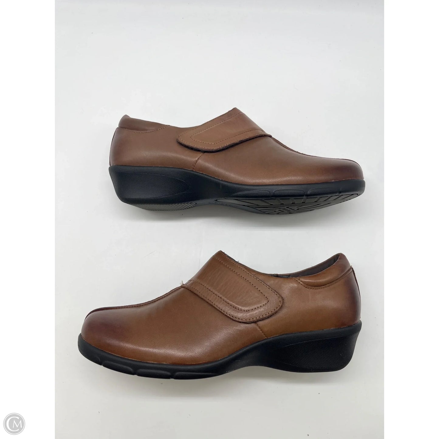 Shoes Flats By Clothes Mentor In Brown, Size: 9