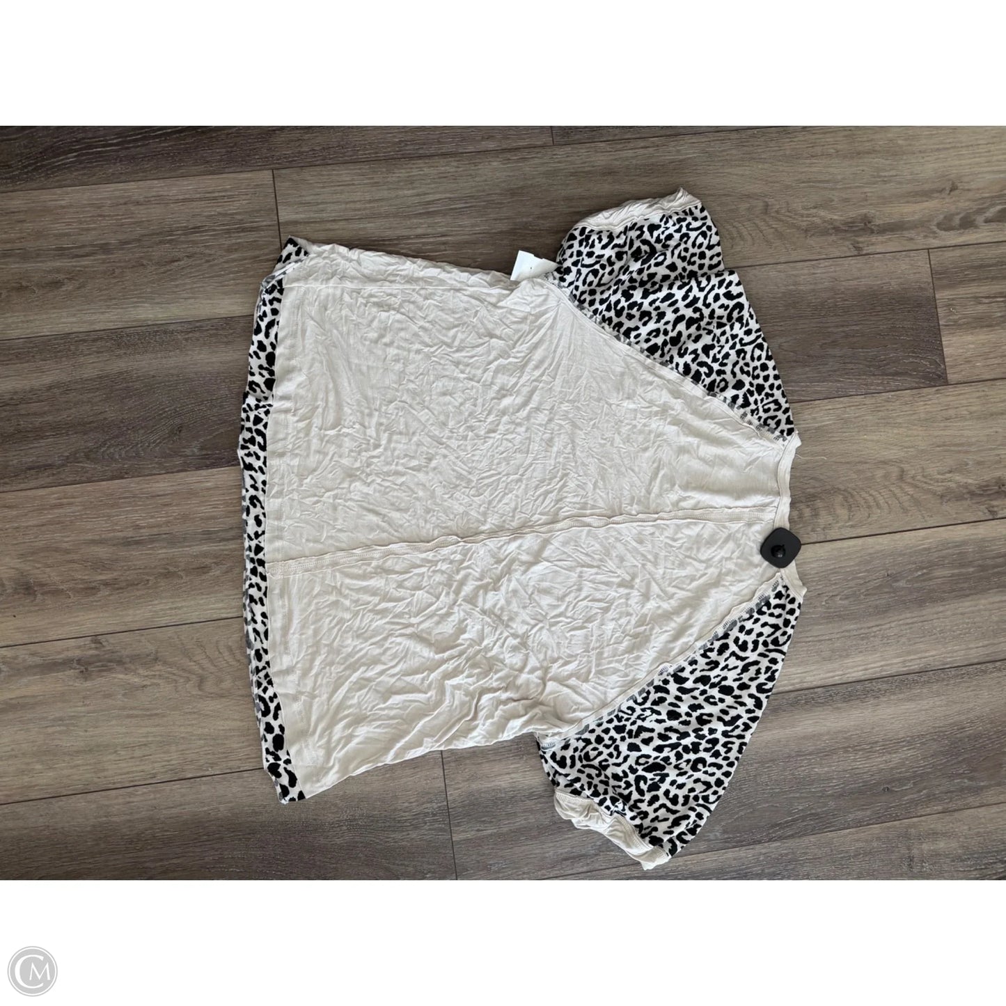 Top Short Sleeve By White Birch In White, Size: Xl