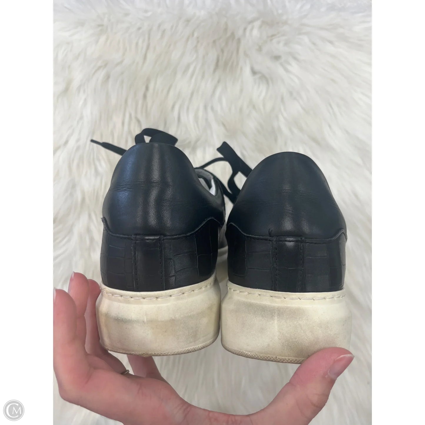 Shoes Sneakers By Cmb In Black, Size: 9