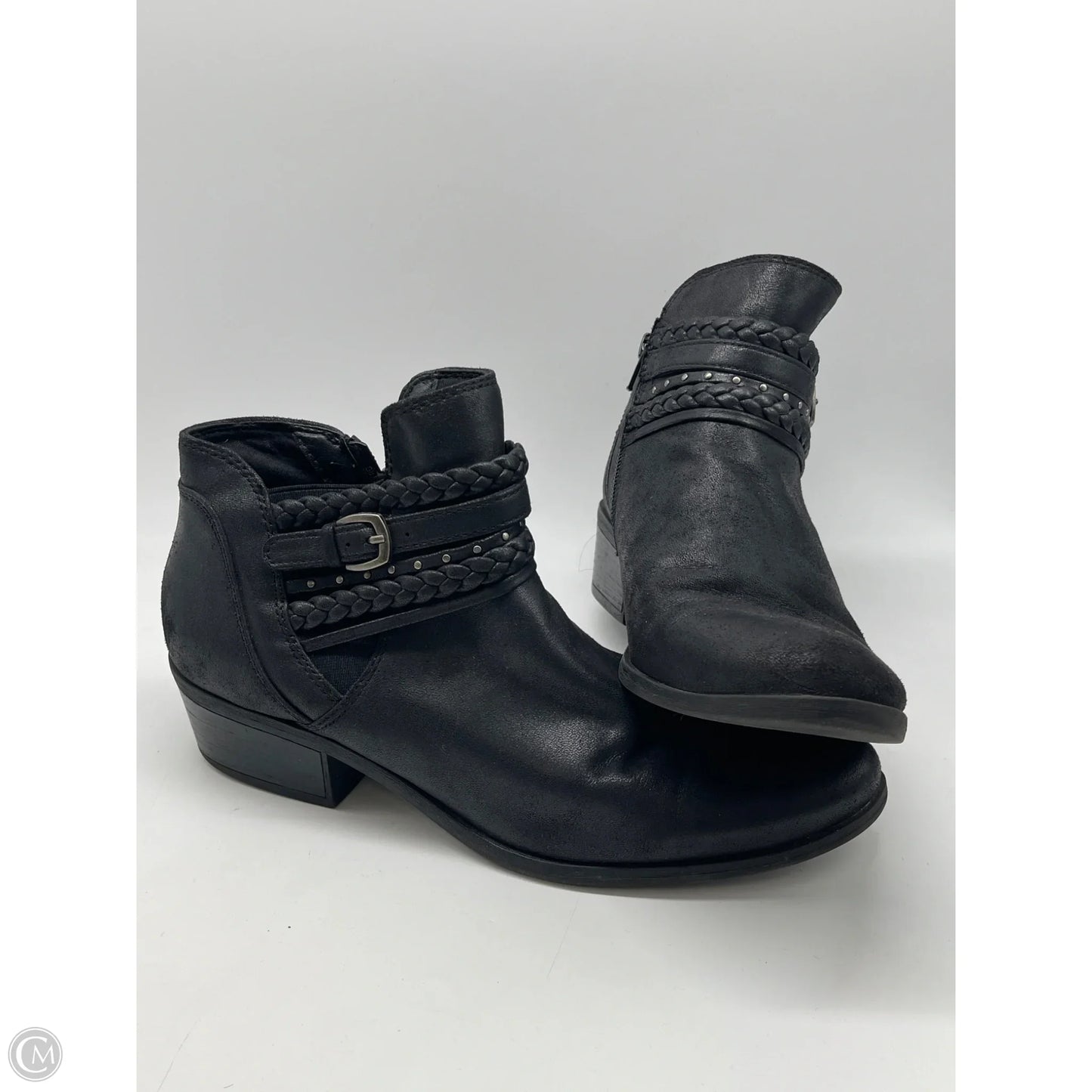 Boots Ankle Flats By Bare Traps In Black, Size: 11