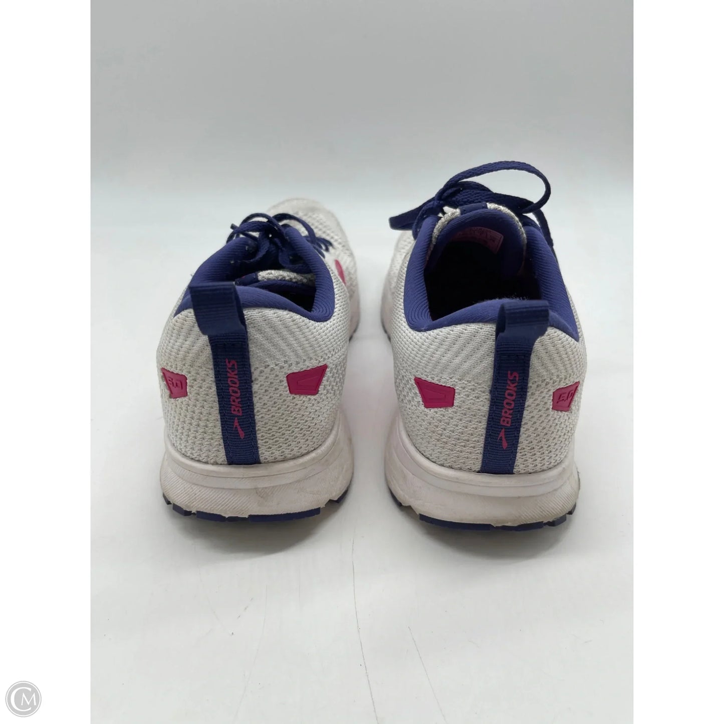 Shoes Athletic By Brooks In White, Size: 9