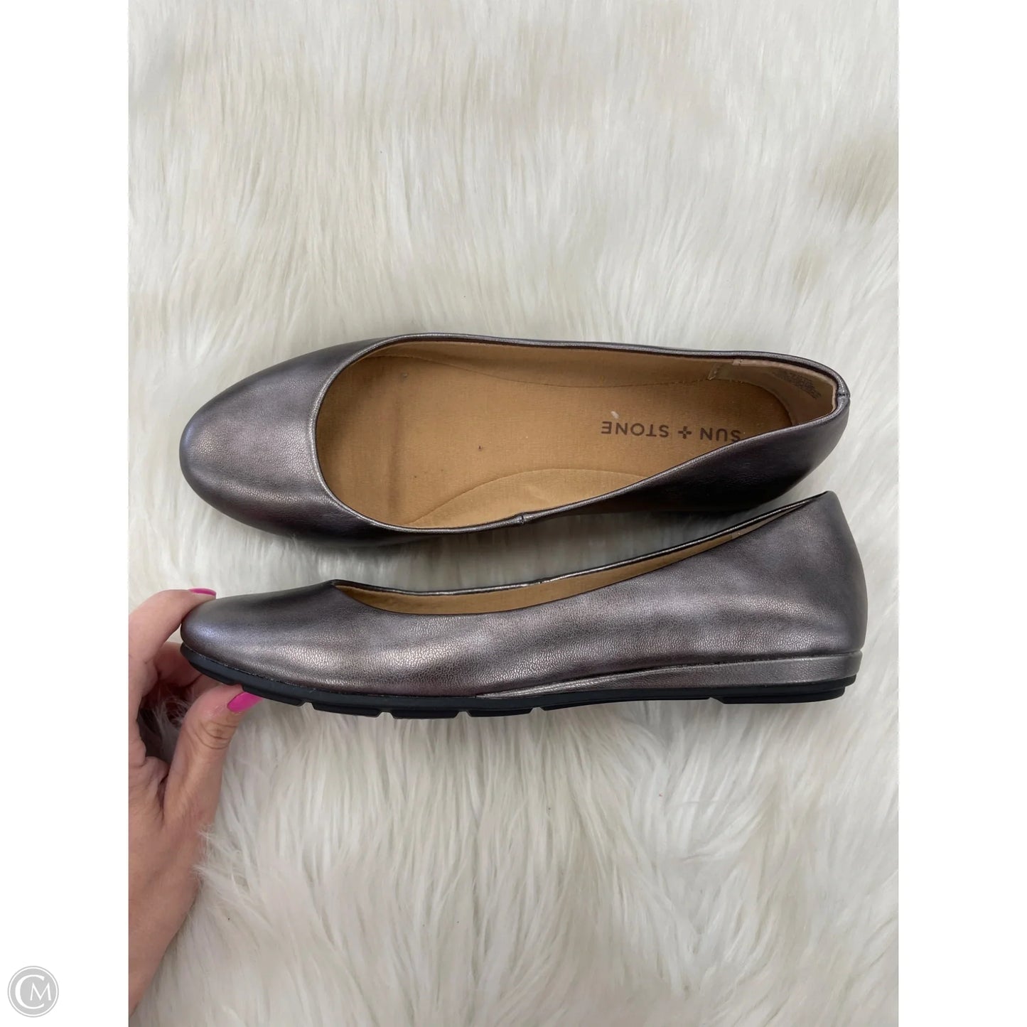 Shoes Flats By Clothes Mentor In Silver, Size: 8