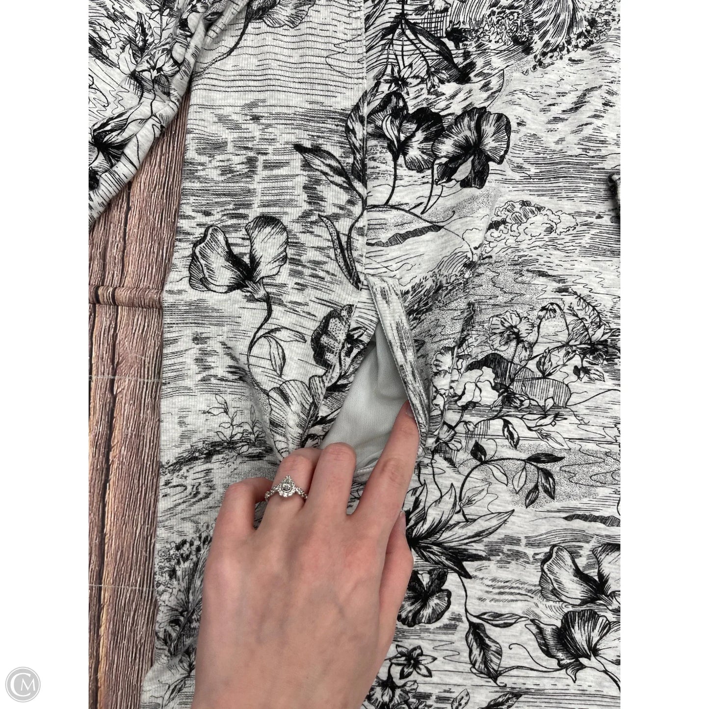 Sweatshirt Crewneck By Athleta In White, Size: S