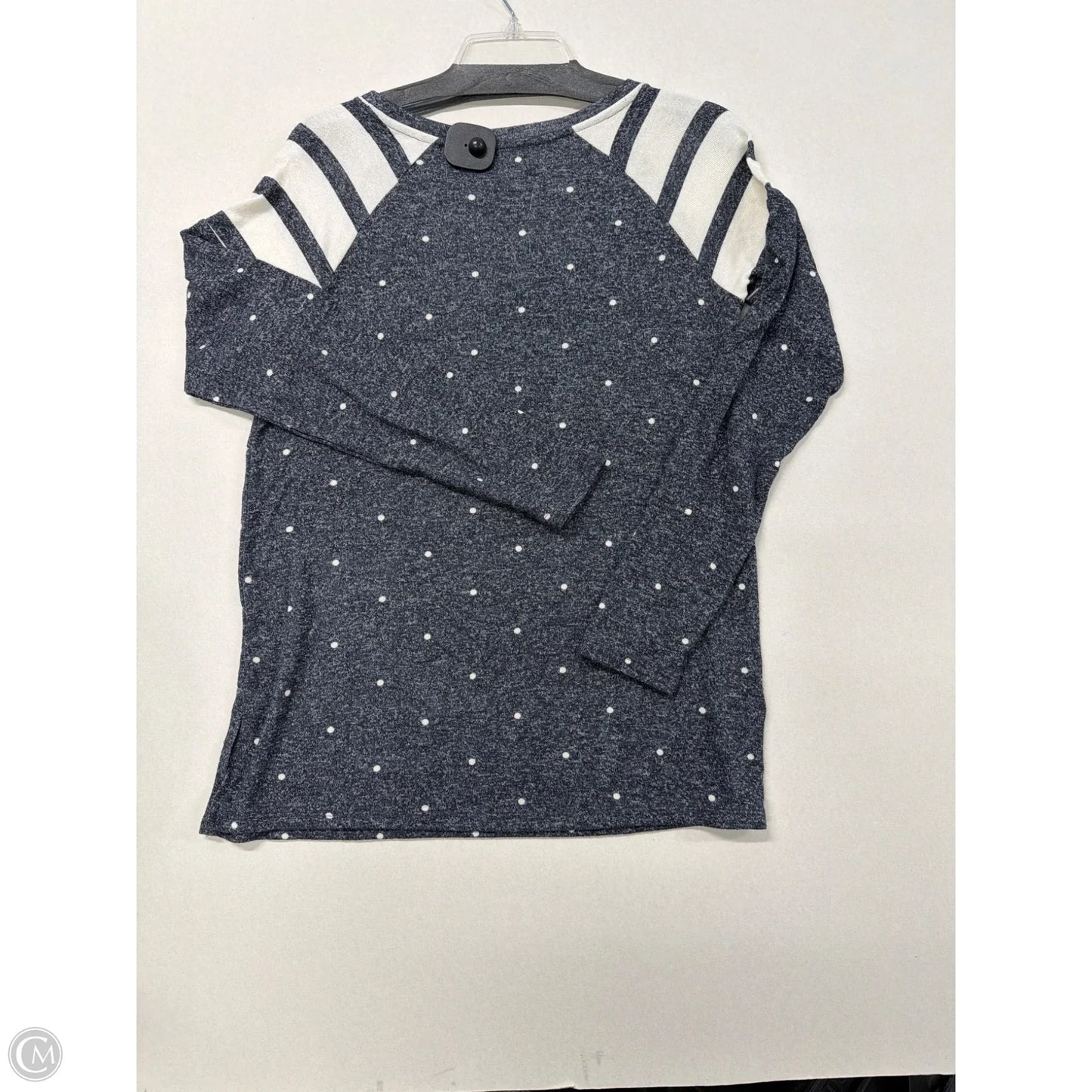 Top Long Sleeve By Maurices In Grey, Size: S