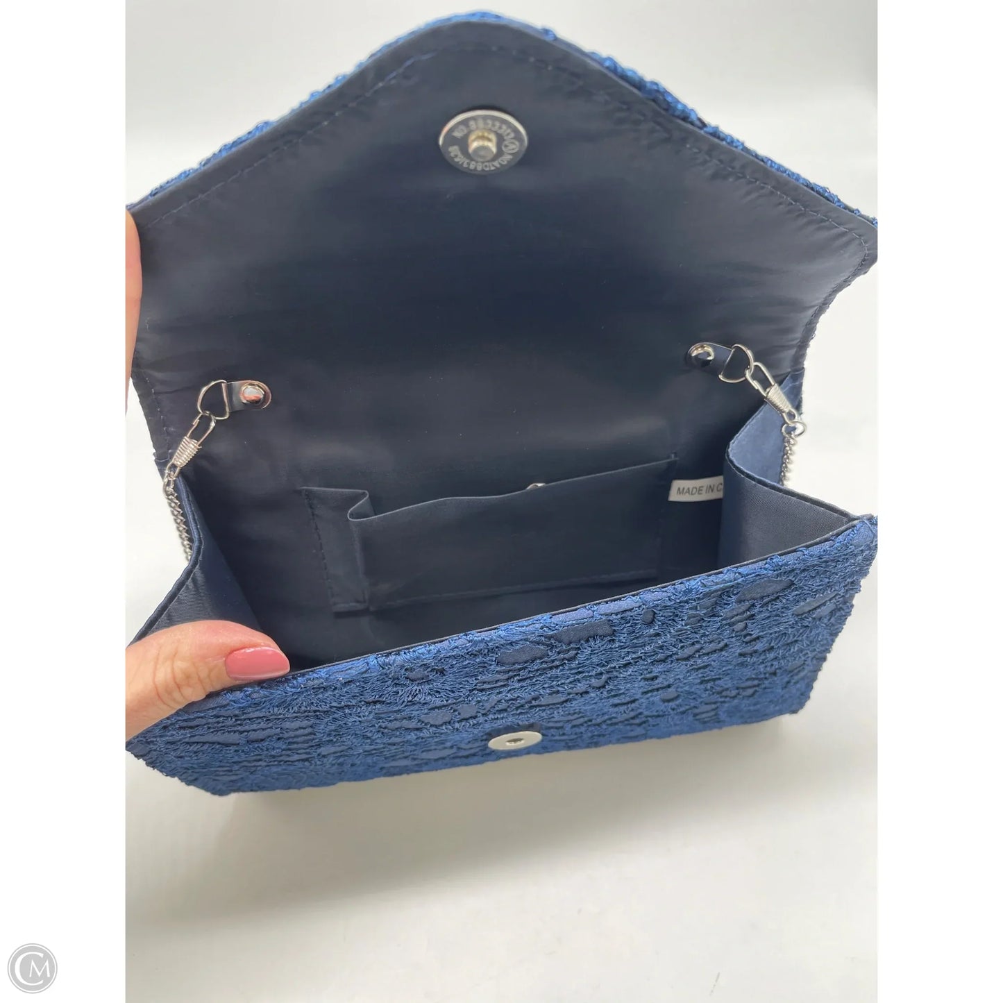 Handbag By Clothes Mentor, Size: Medium