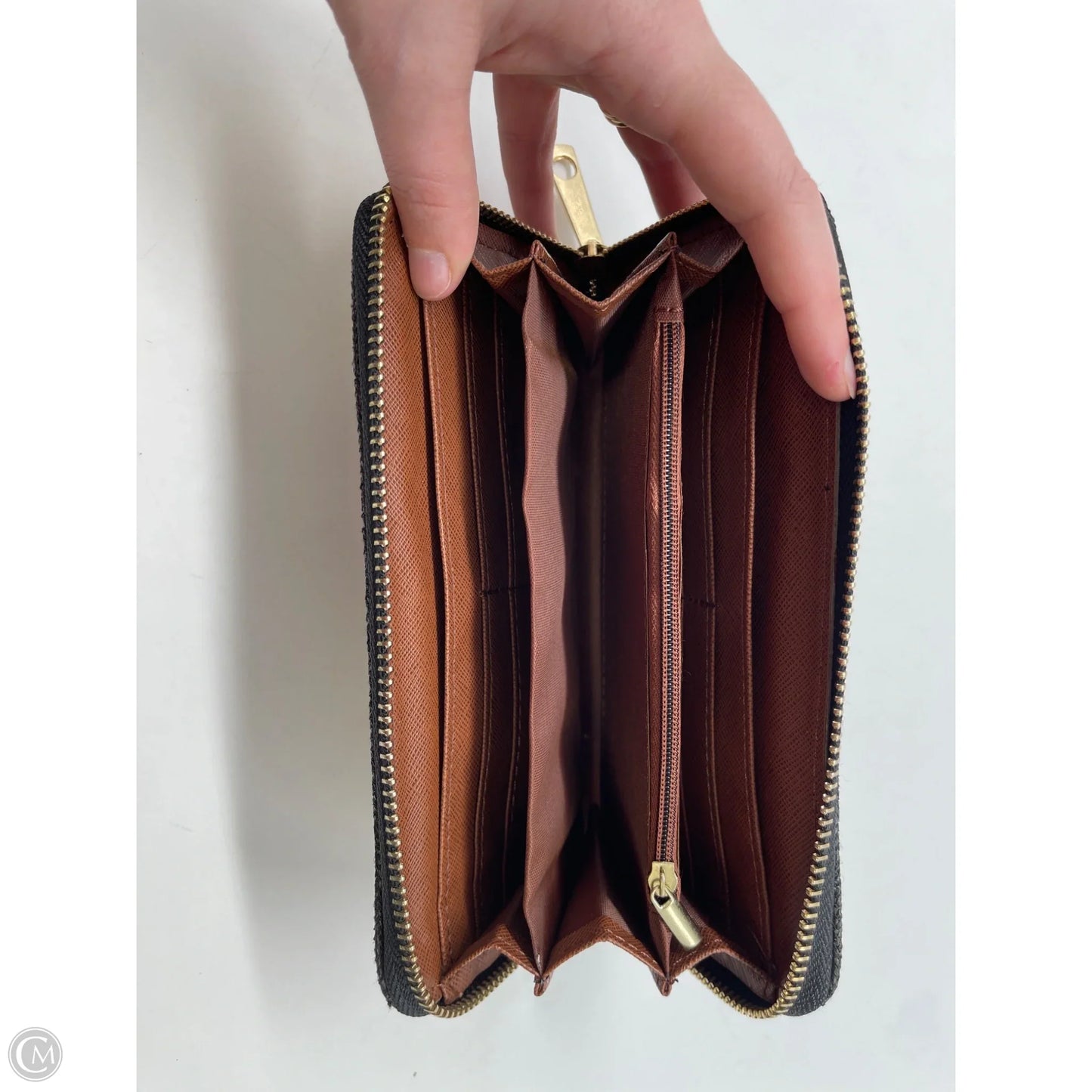 Wallet By Clothes Mentor, Size: Large