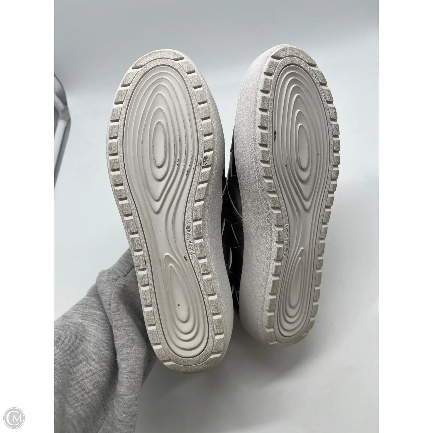 Shoes Flats By Jambu In Silver, Size: 8.5