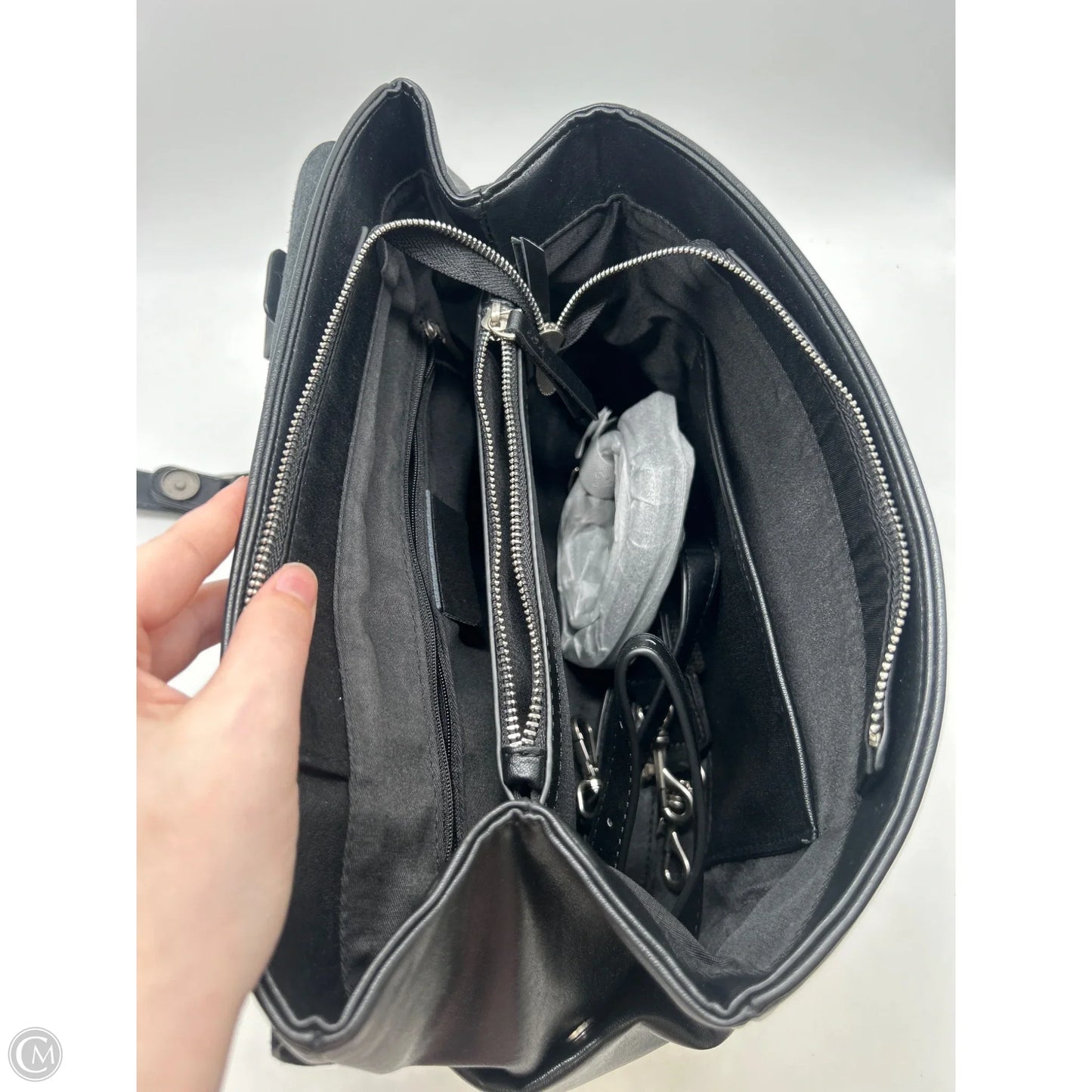 Handbag By Clothes Mentor, Size: Large