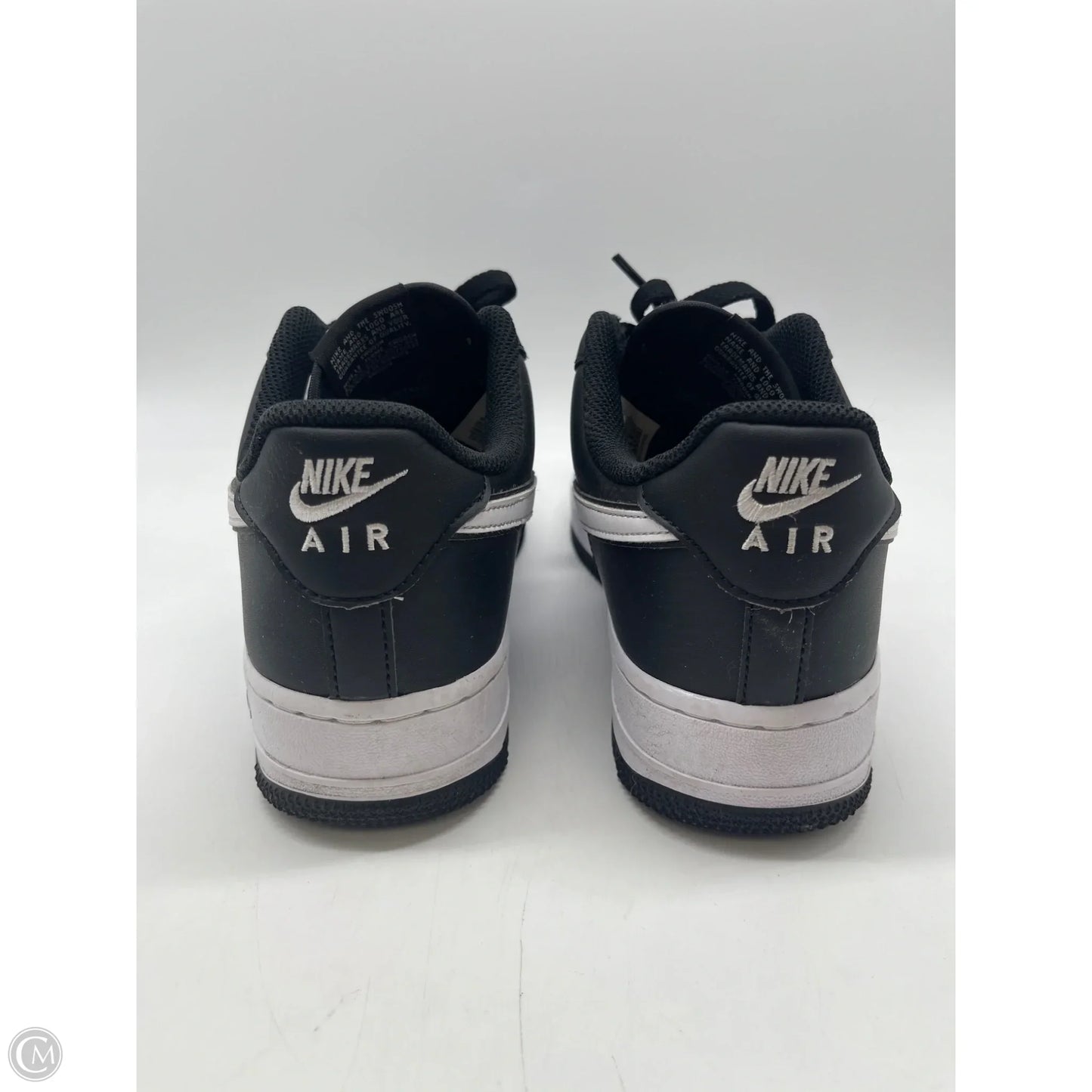 Shoes Sneakers By Nike In Black & White, Size: 8