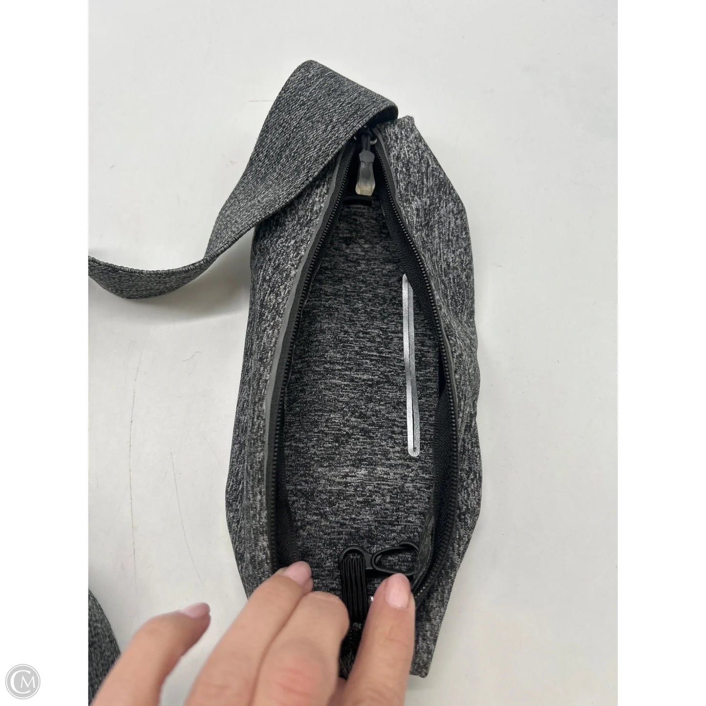 Belt Bag By Clothes Mentor, Size: Small