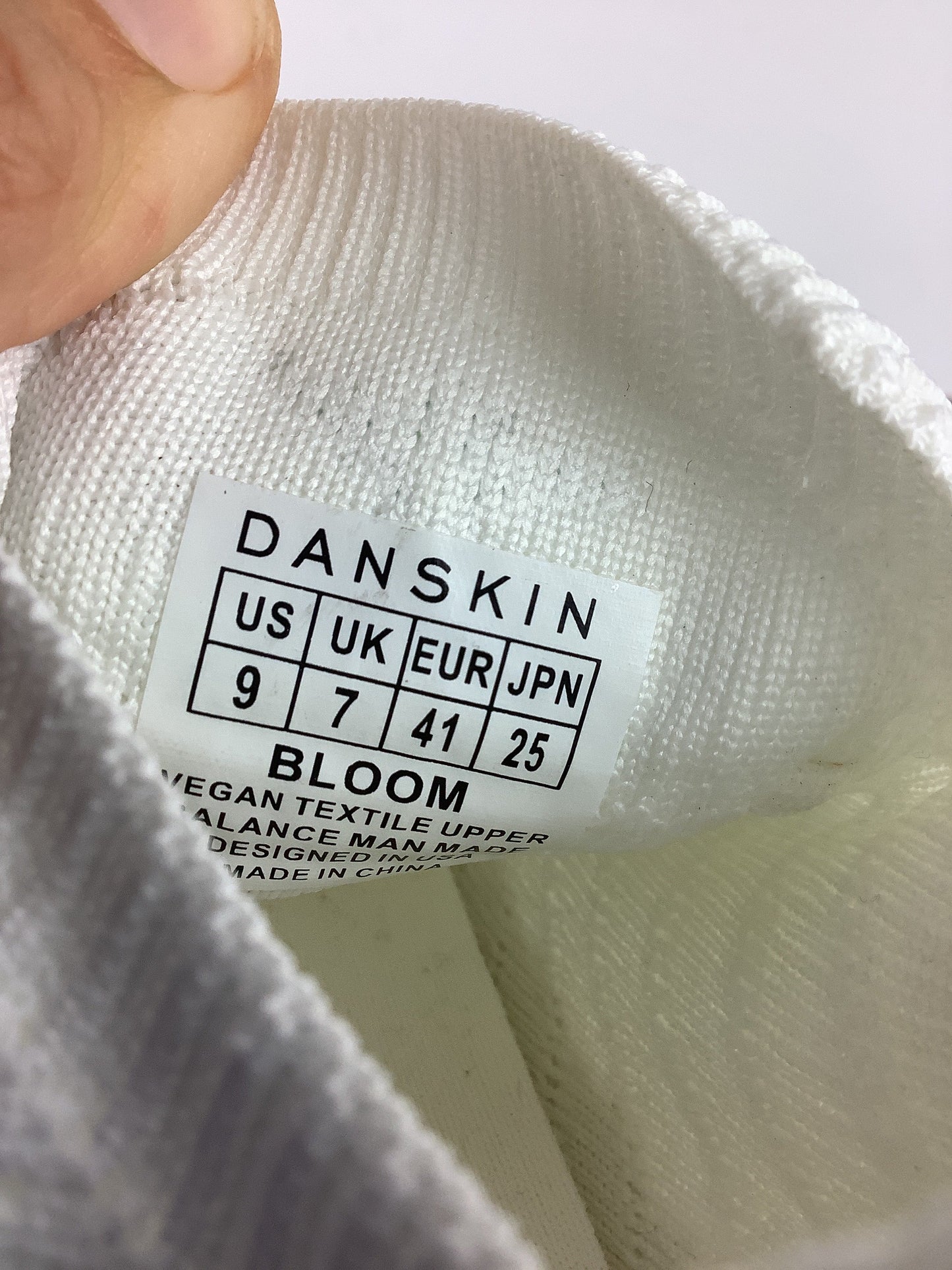 Shoes Athletic By Danskin In White, Size: 9