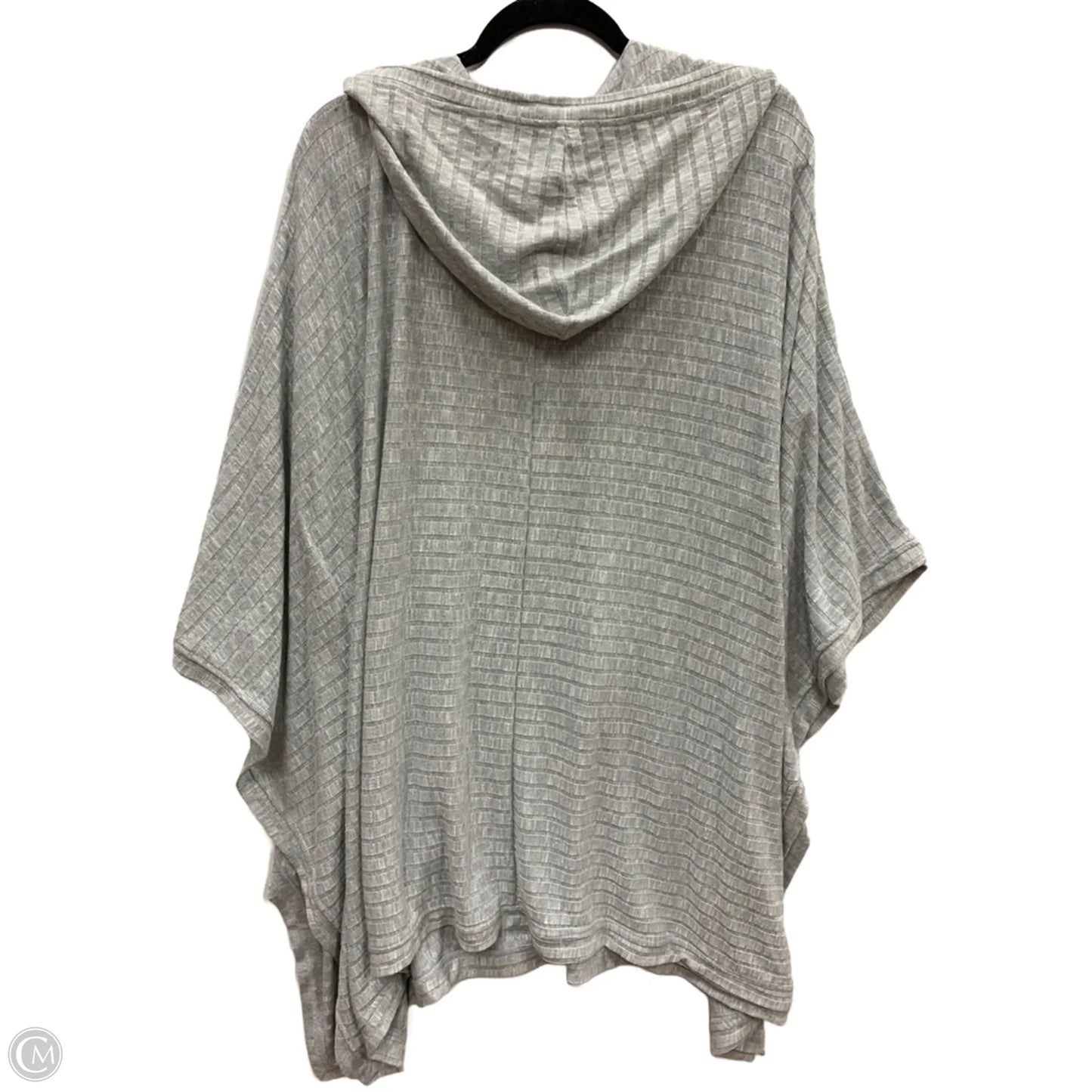 Poncho By Livi Active In Grey, Size: 22