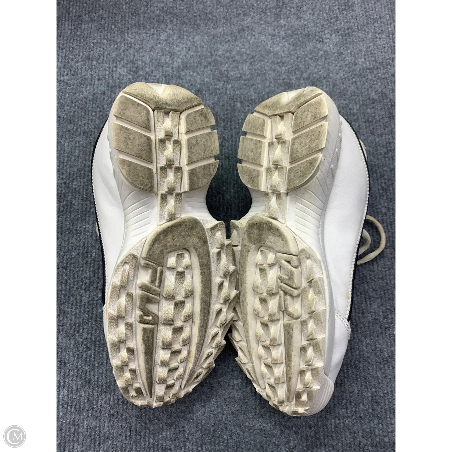 Shoes Athletic By Fila In White, Size: 8.5
