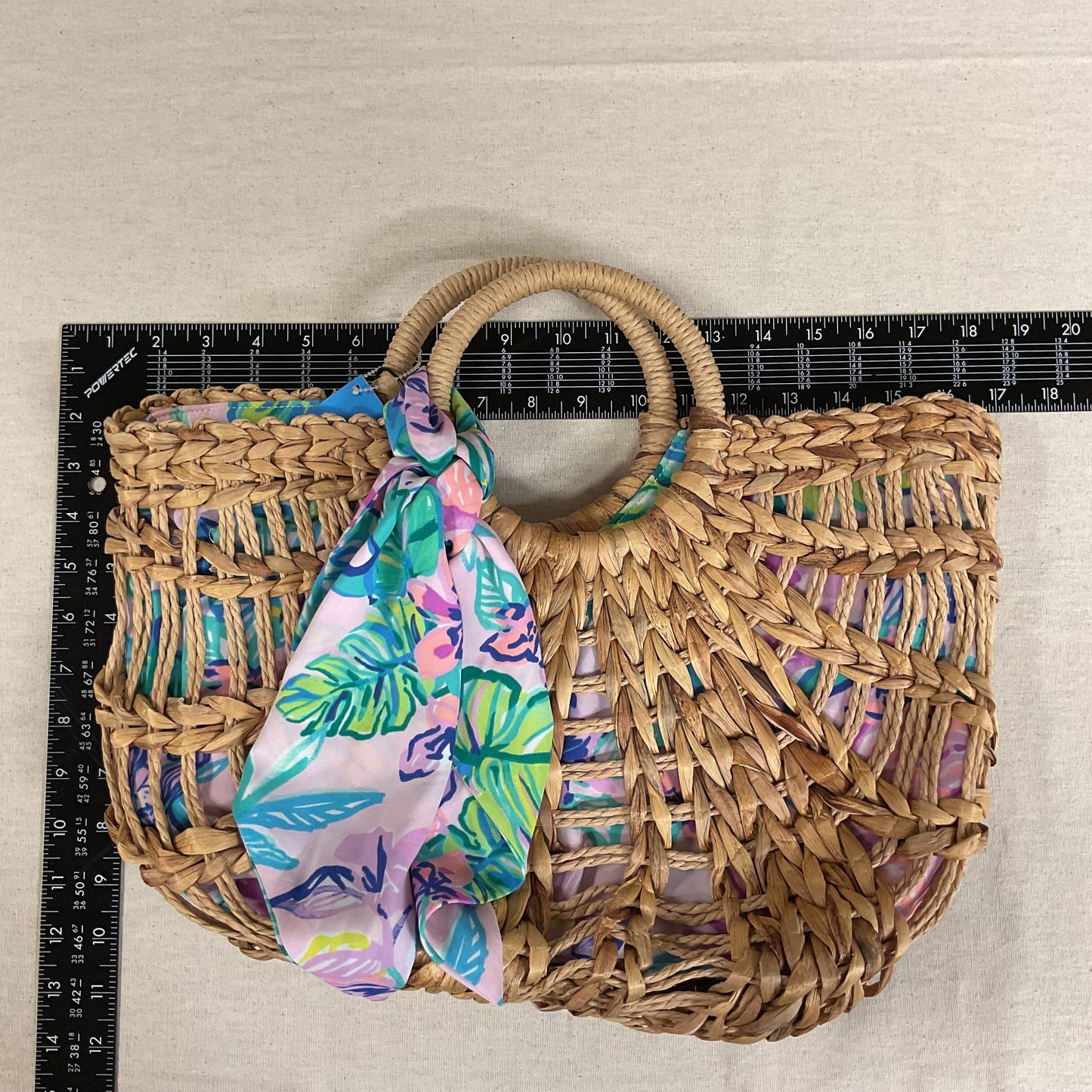 Handbag By Lilly Pulitzer Size: Medium