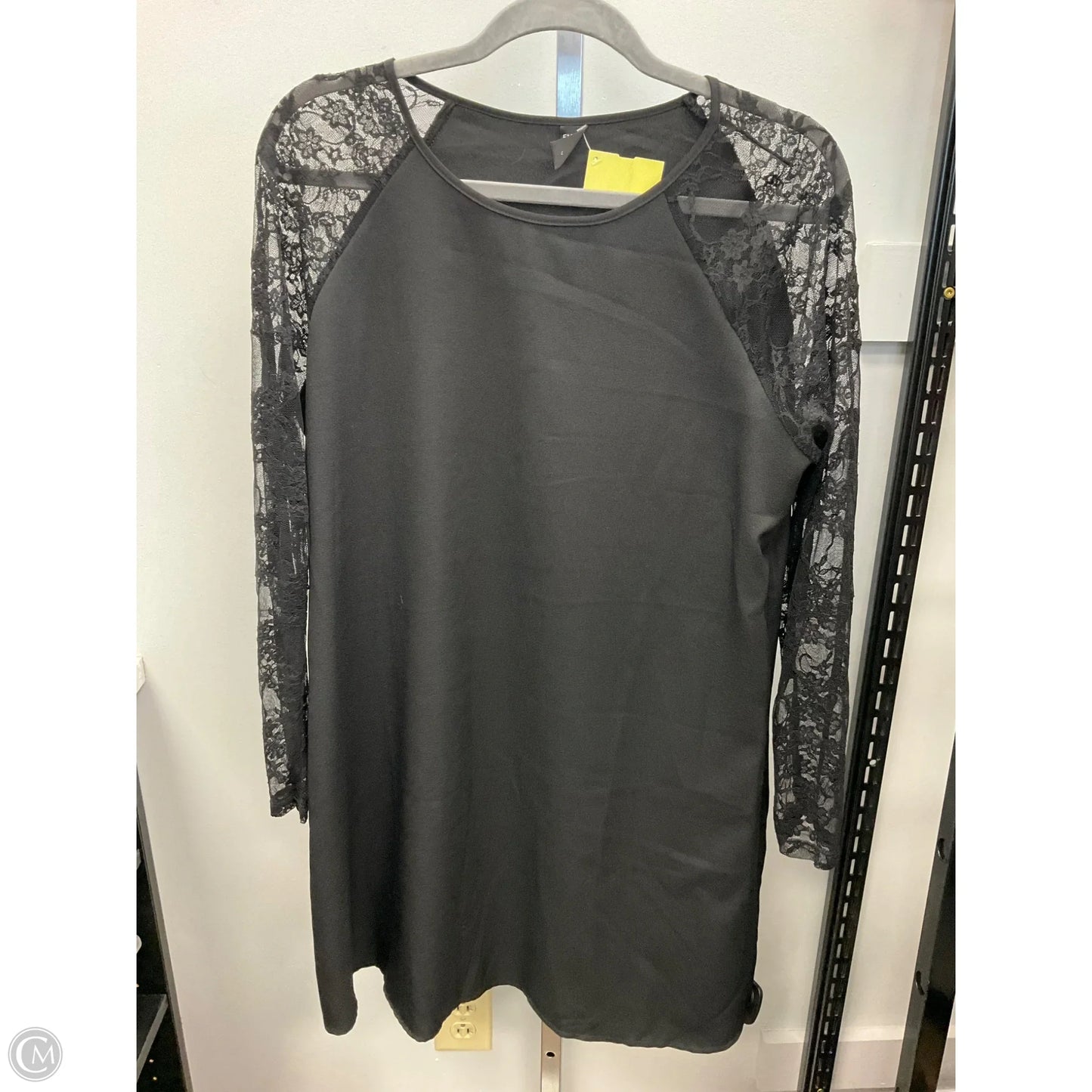 Dress Casual Short By Emery Rose In Black, Size: L