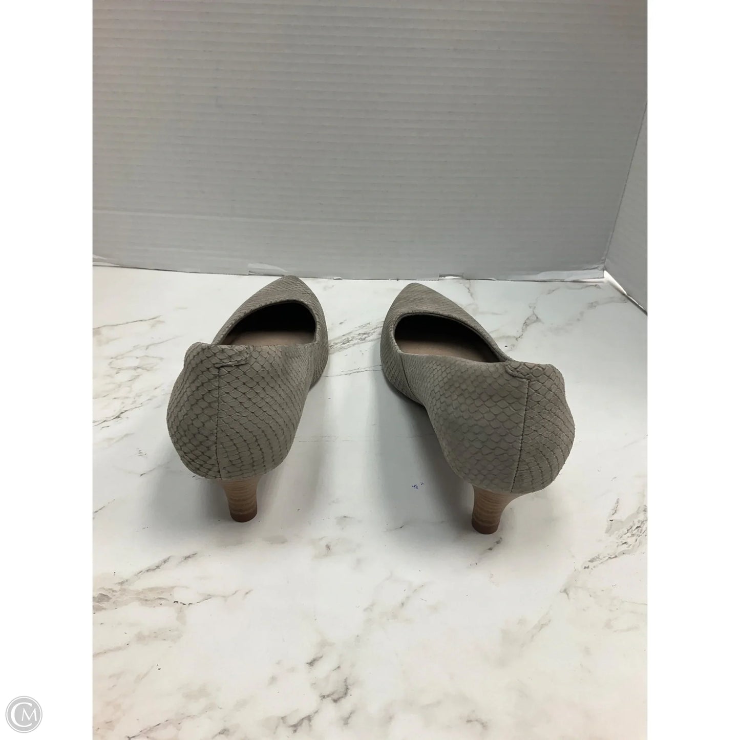 Shoes Heels Kitten By Clarks In Grey, Size: 9