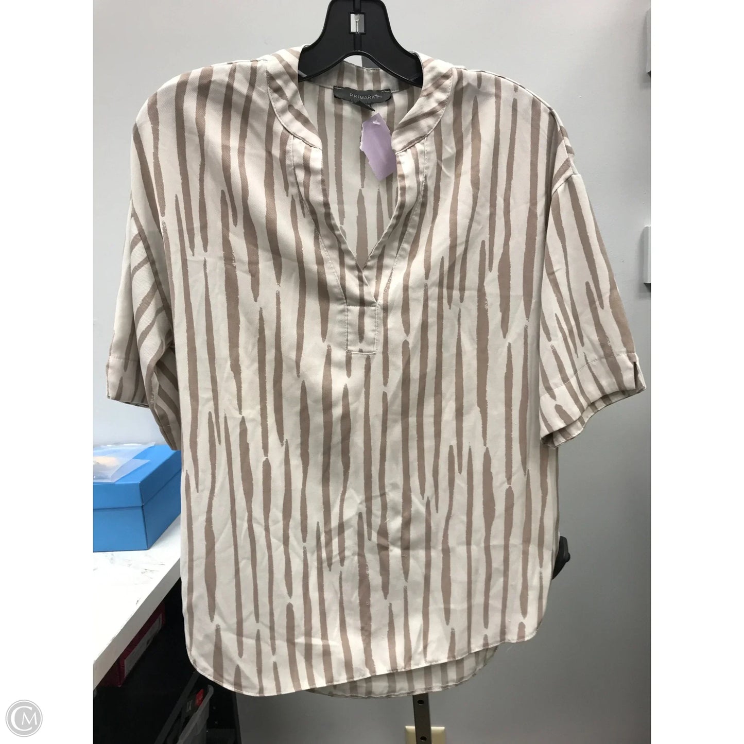 Top Short Sleeve By Primark In Animal Print, Size: 2