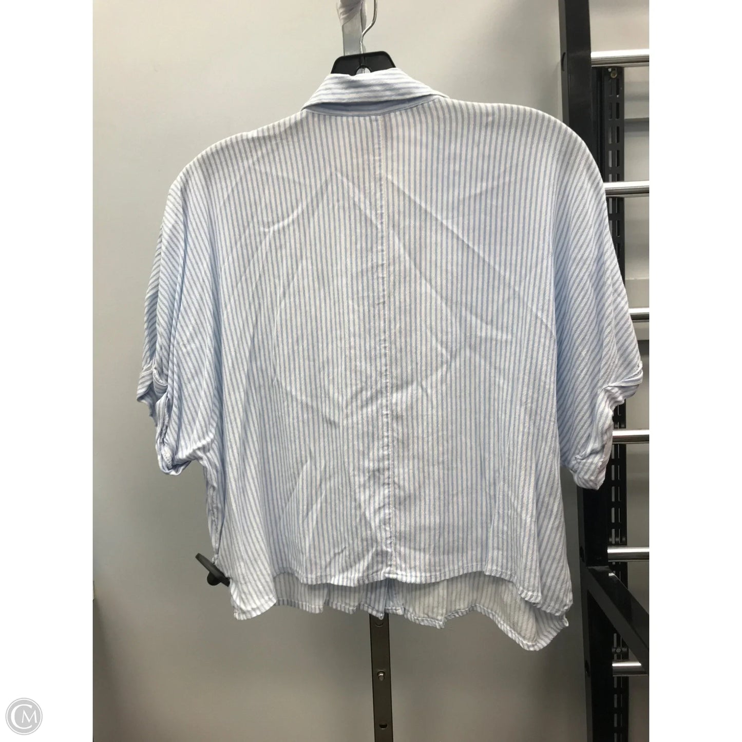 Top Short Sleeve By Forever 21 In Blue & White, Size: M