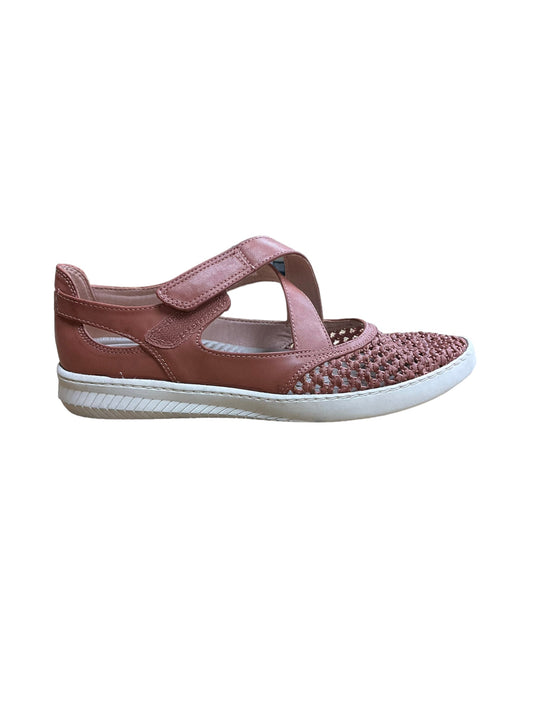 Shoes Flats By Bare Traps  Size: 8.5