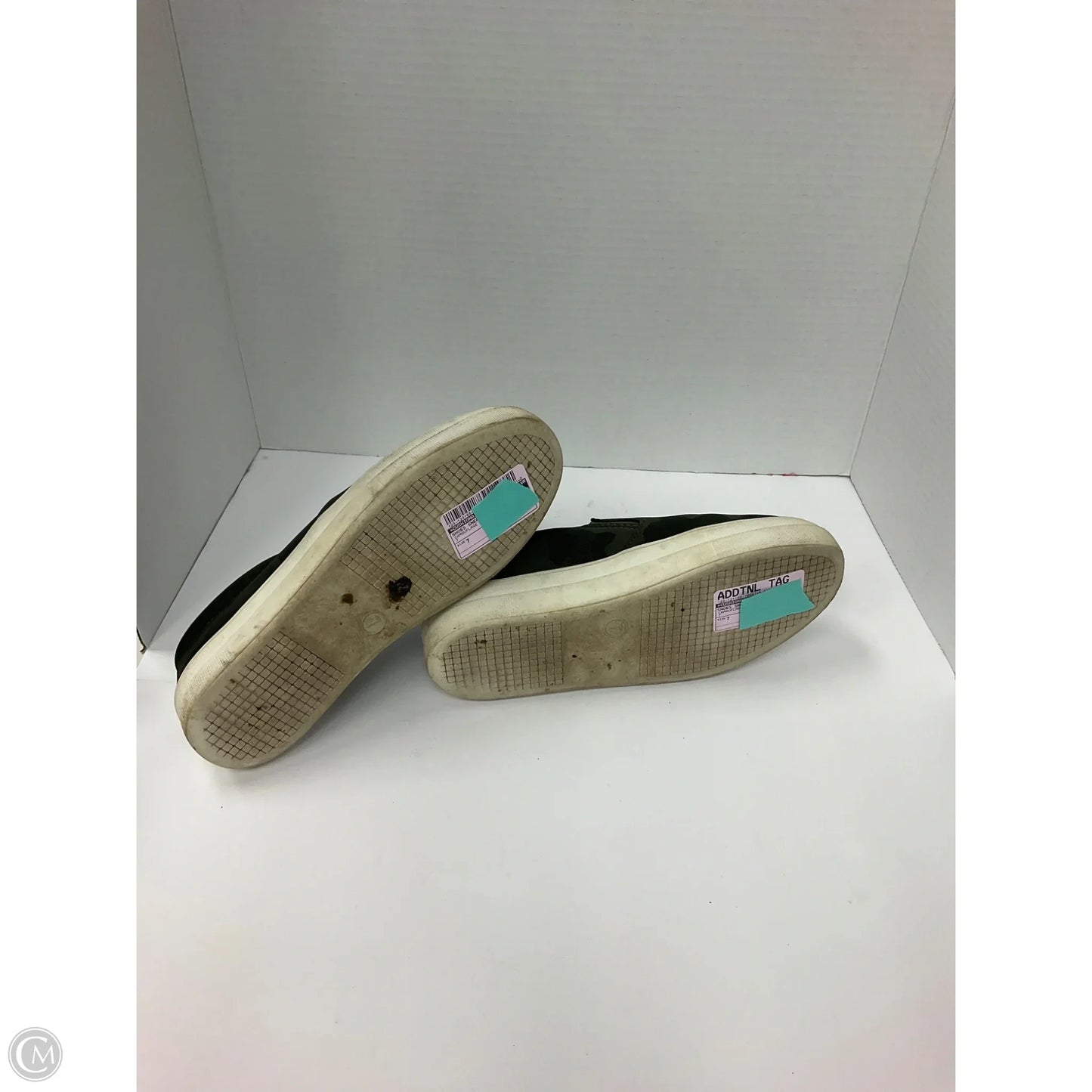 Shoes Sneakers By Cushionaire In Camouflage Print, Size: 7