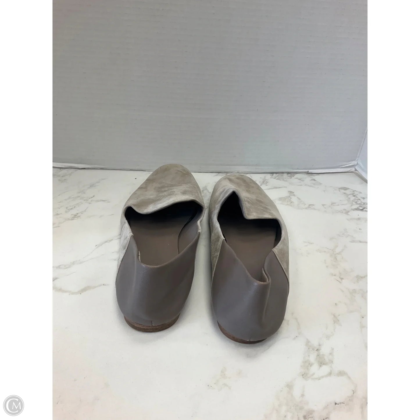 Shoes Flats By Vince In Grey, Size: 8