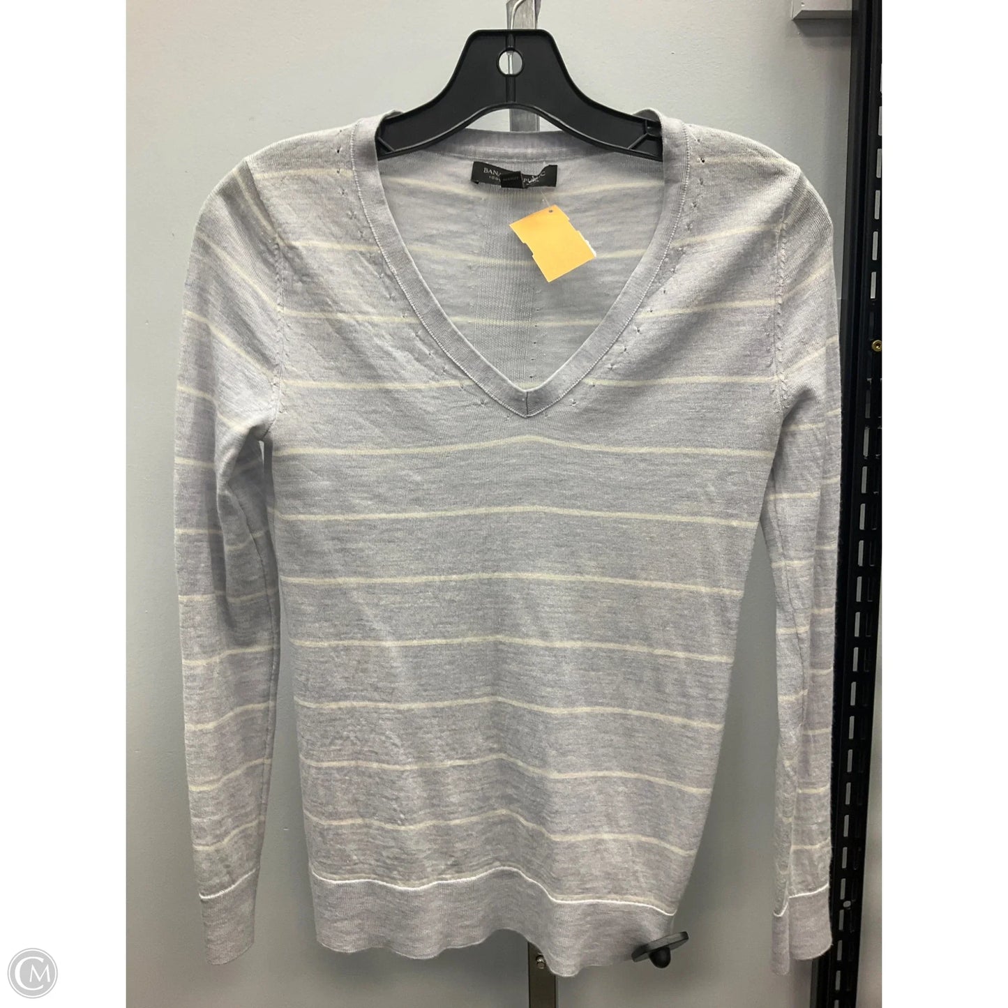 Top Long Sleeve By Banana Republic In Blue & Cream, Size: Xs