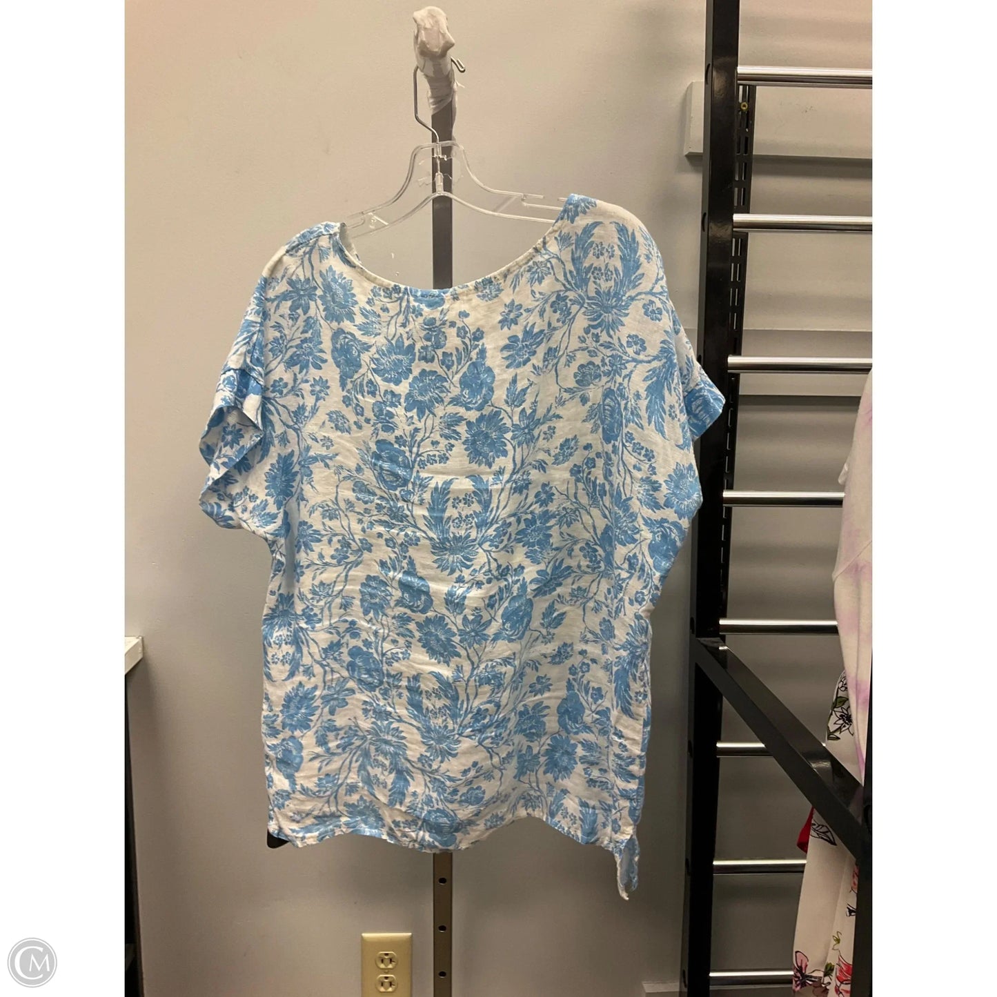 Top Short Sleeve By Cmc In Blue & White, Size: L