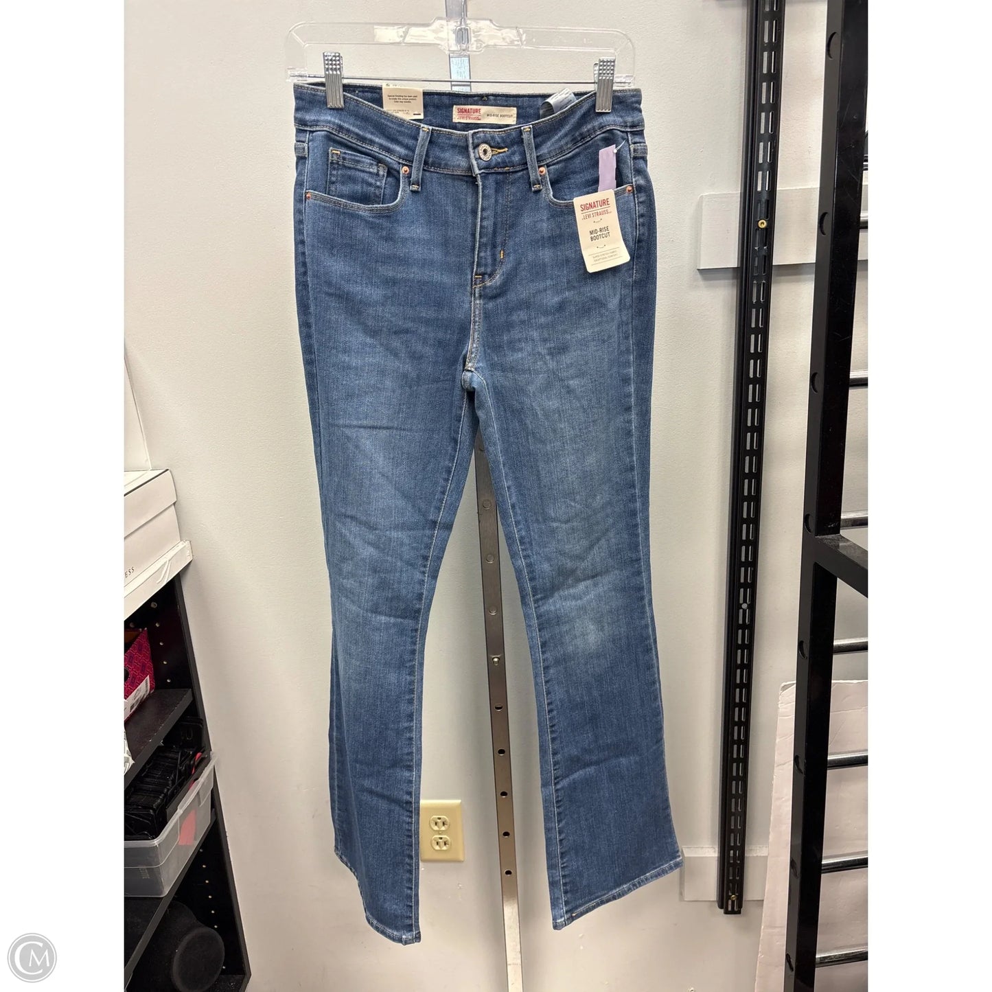 Jeans Boot Cut By Levis In Blue Denim, Size: 2