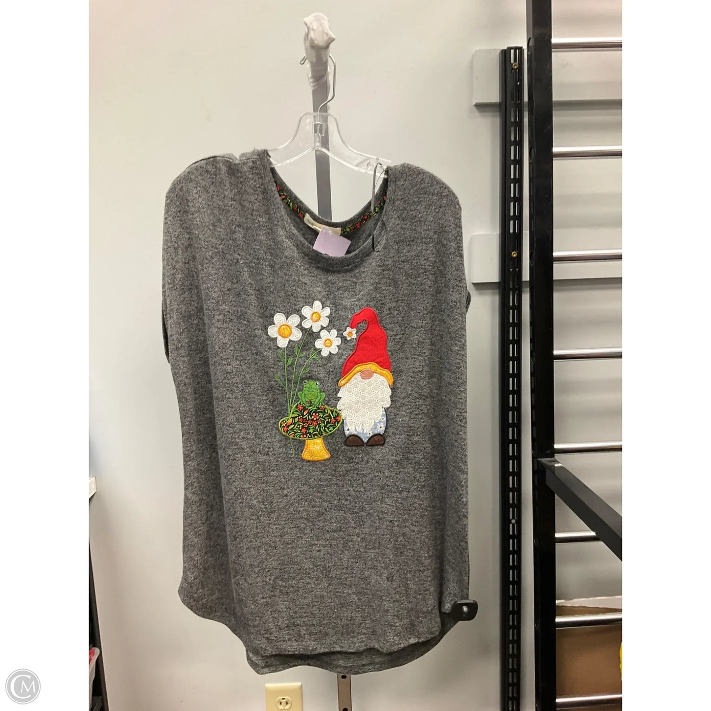 Top Short Sleeve By Clothes Mentor In Grey, Size: Xl