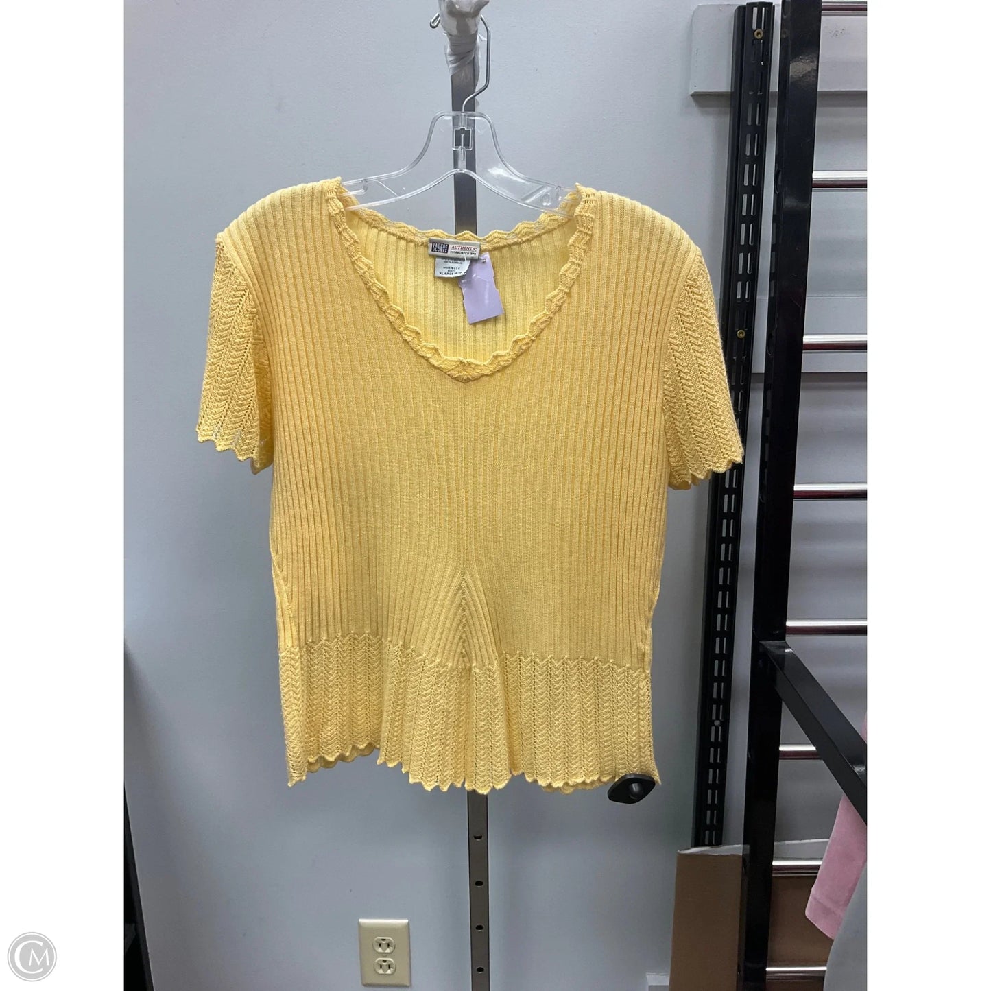 Top Short Sleeve By Faded Glory In Yellow, Size: Xl