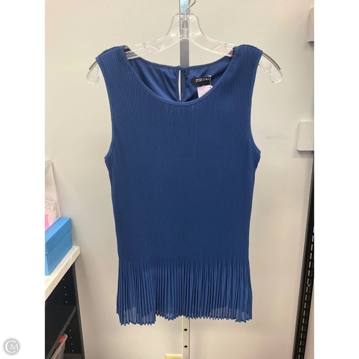 Top Sleeveless By Roz And Ali In Navy, Size: M