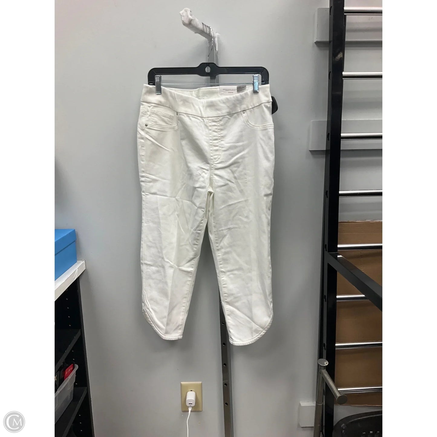 Capris By Chicos In White Denim, Size: 8