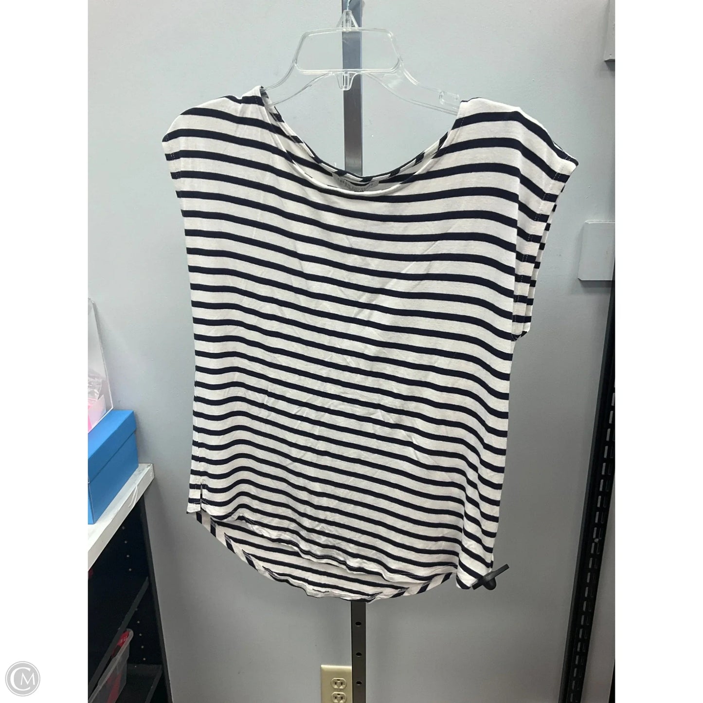 Top Sleeveless By Green Envelope In Striped Pattern, Size: M