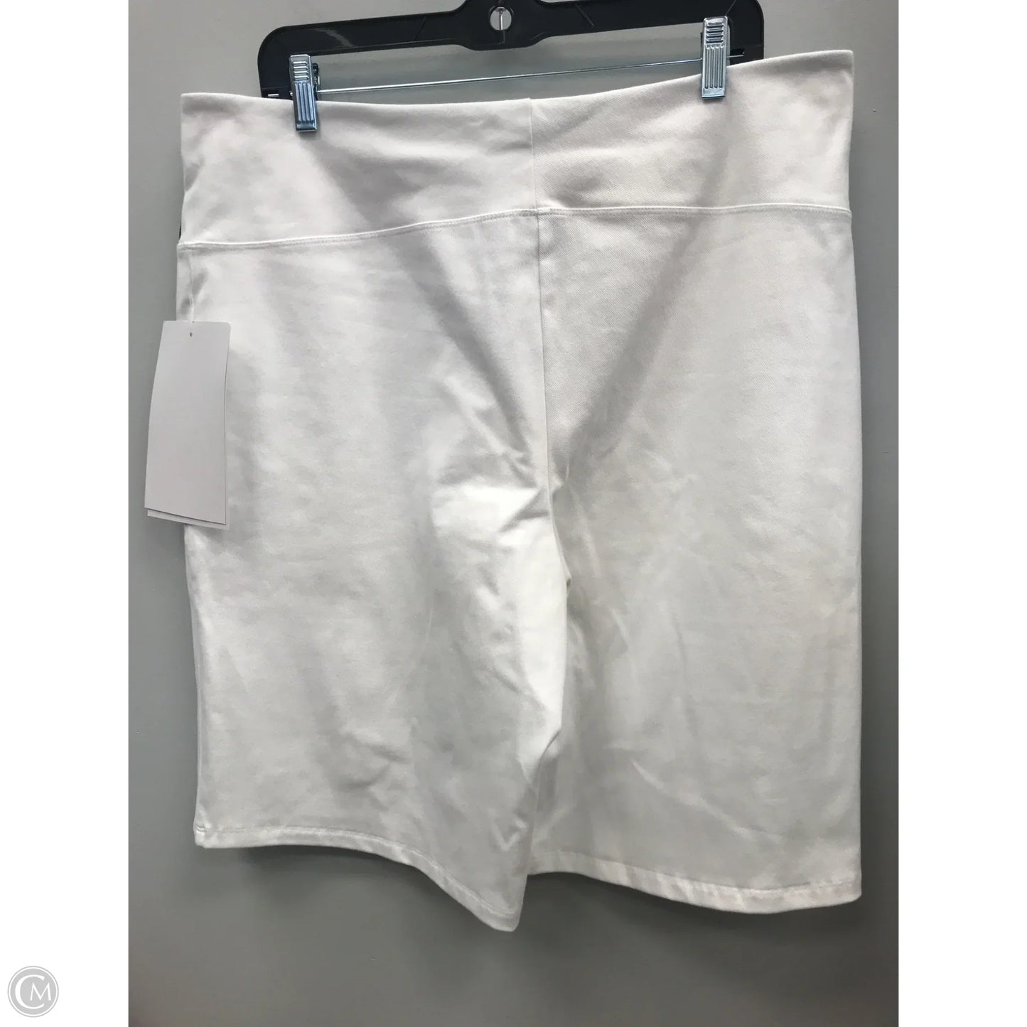 Shorts By Women With Control In White, Size: Xl