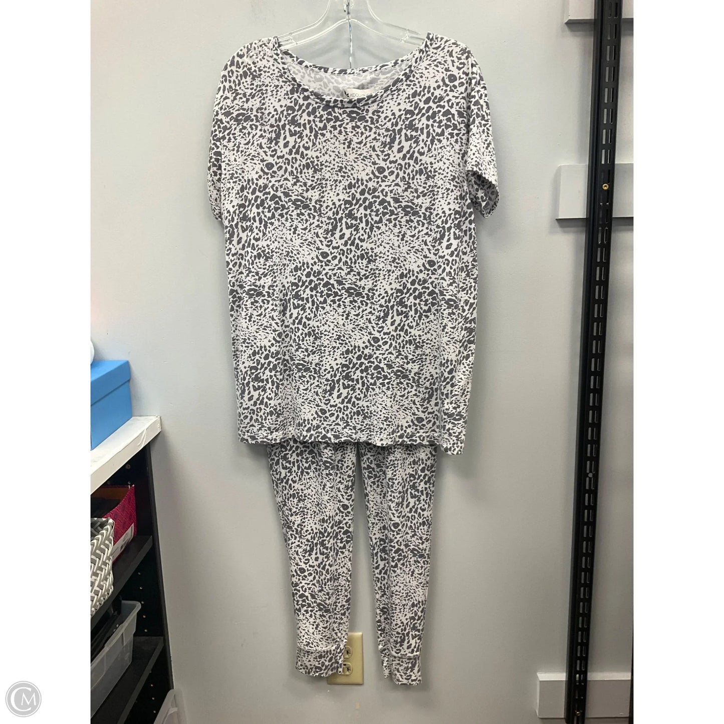 Pajamas 2pc By Koolaburra By Ugg In Animal Print, Size: S