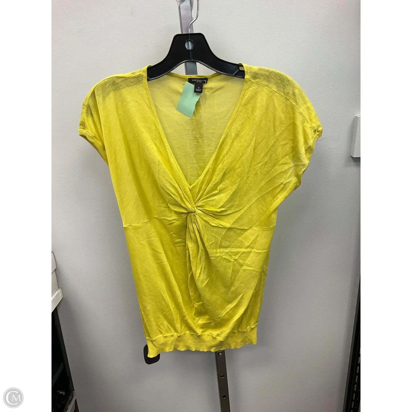 Top Sleeveless By Ann Taylor In Yellow, Size: S