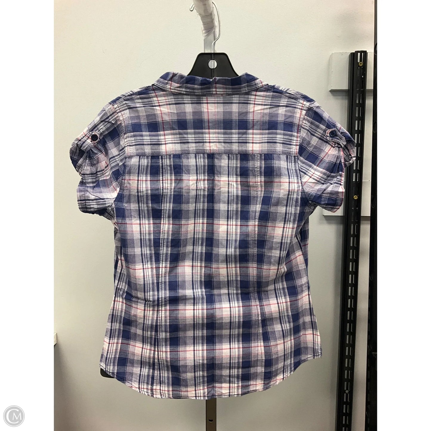 Top Short Sleeve By Clothes Mentor In Plaid Pattern, Size: M