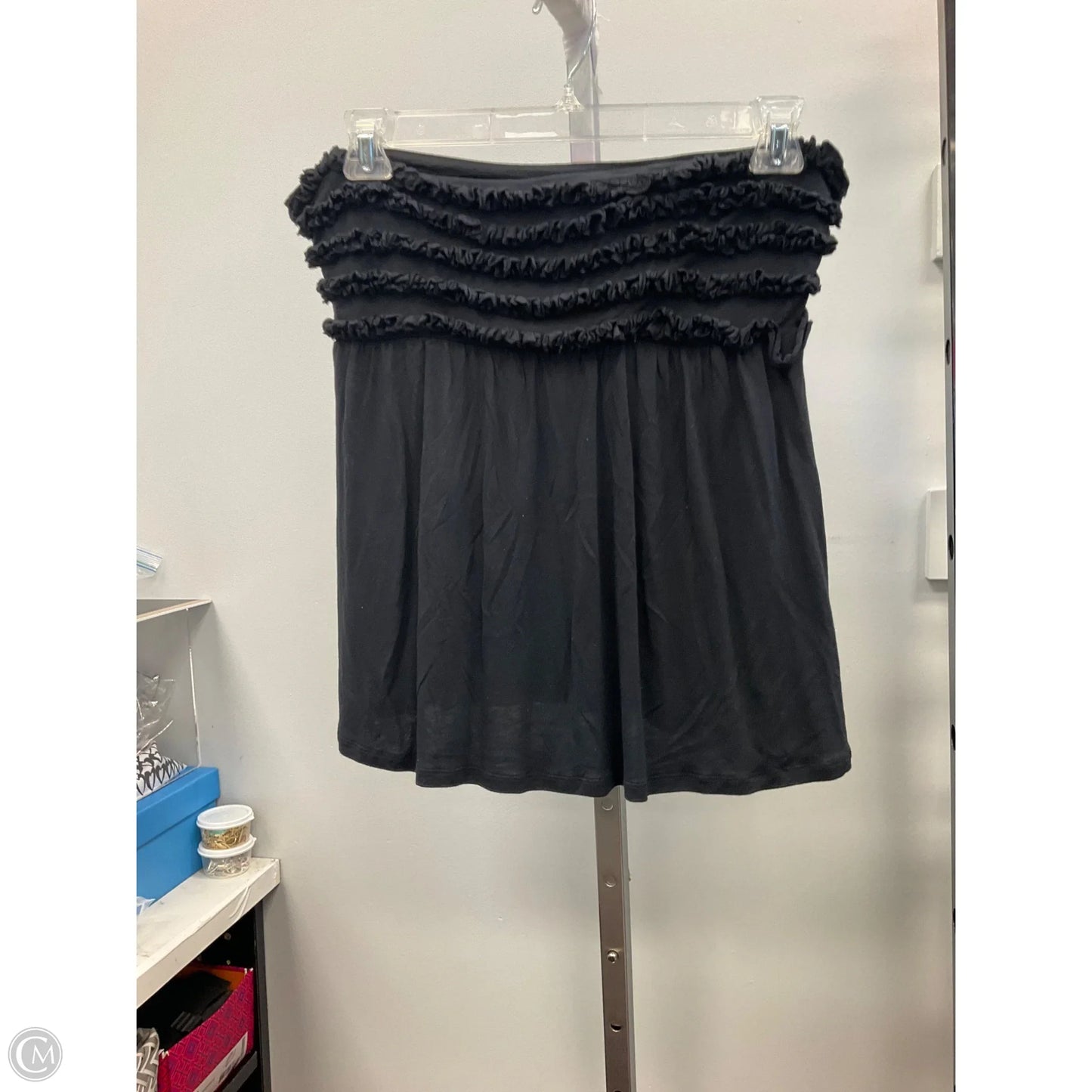 Top Sleeveless By Express In Black, Size: L