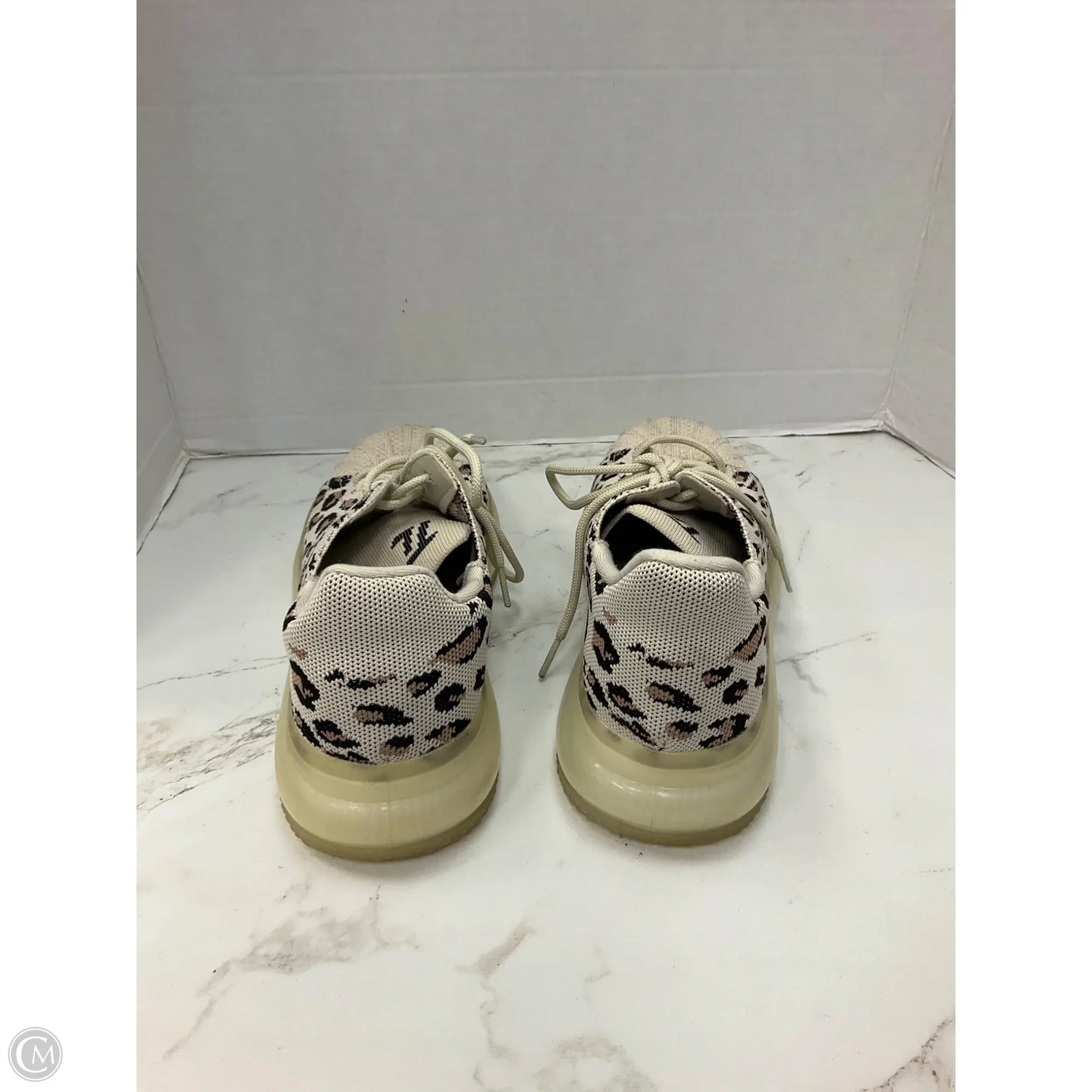Shoes Sneakers By Clothes Mentor In Animal Print, Size: 10