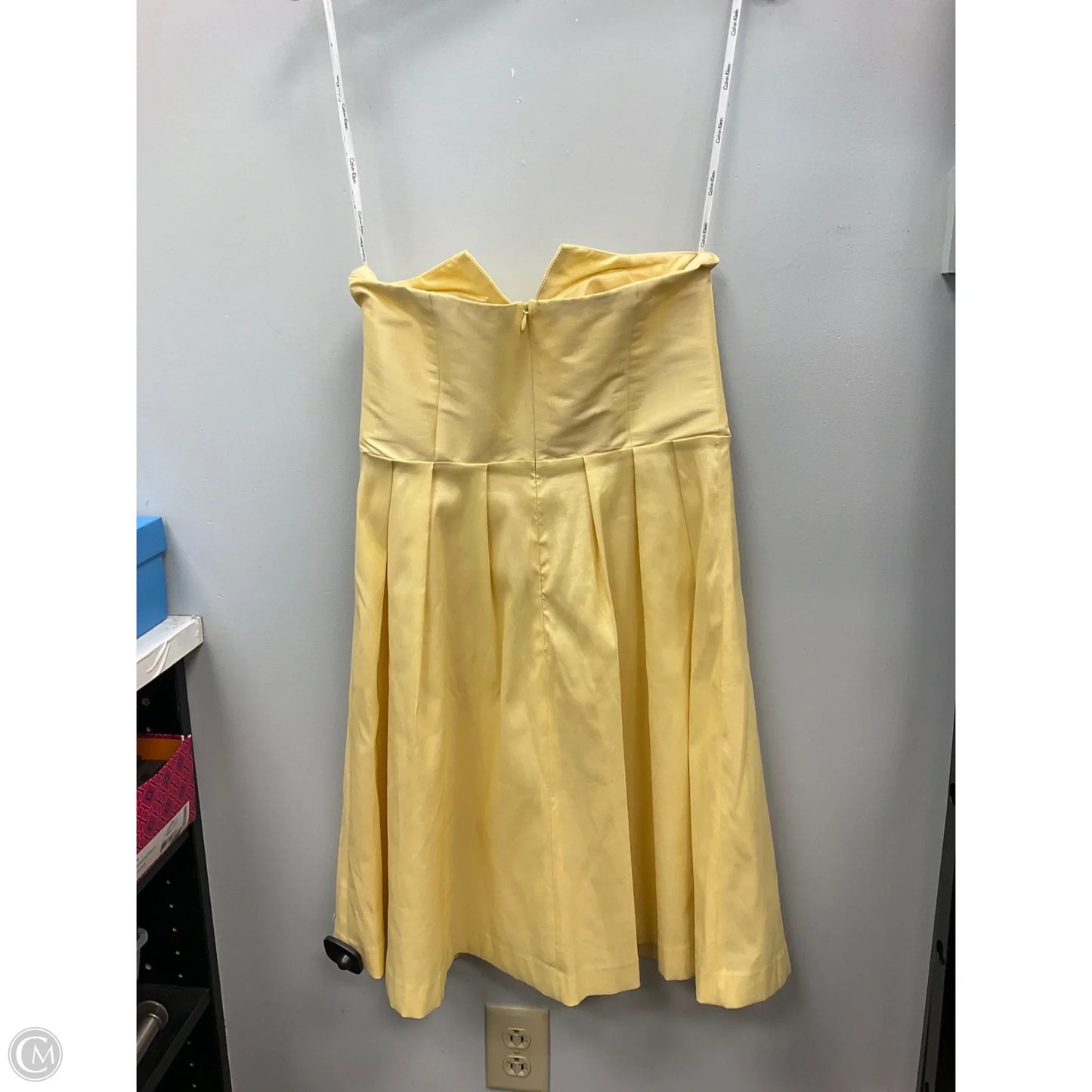 Dress Party Short By Calvin Klein In Yellow, Size: 4