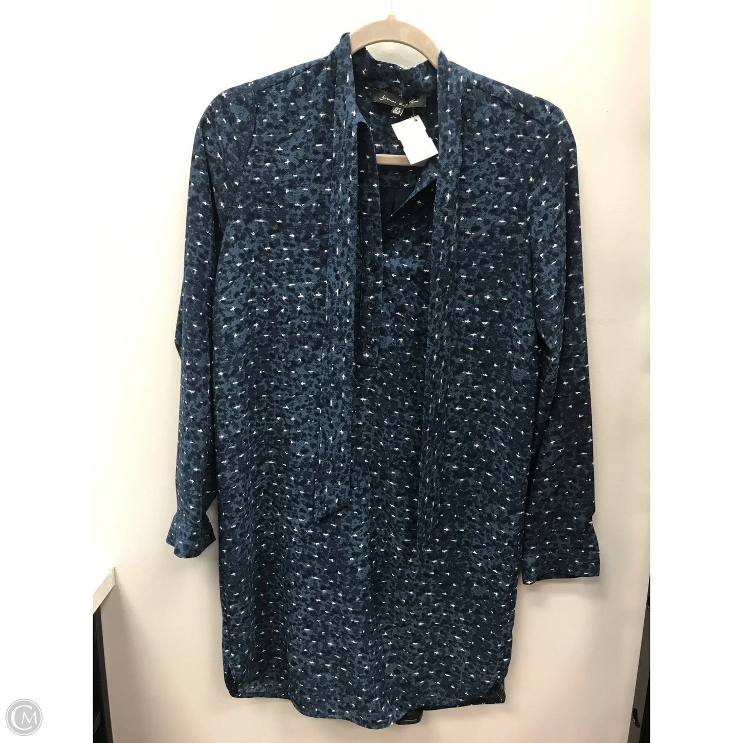 Dress Casual Short By Clothes Mentor In Blue & White, Size: 4