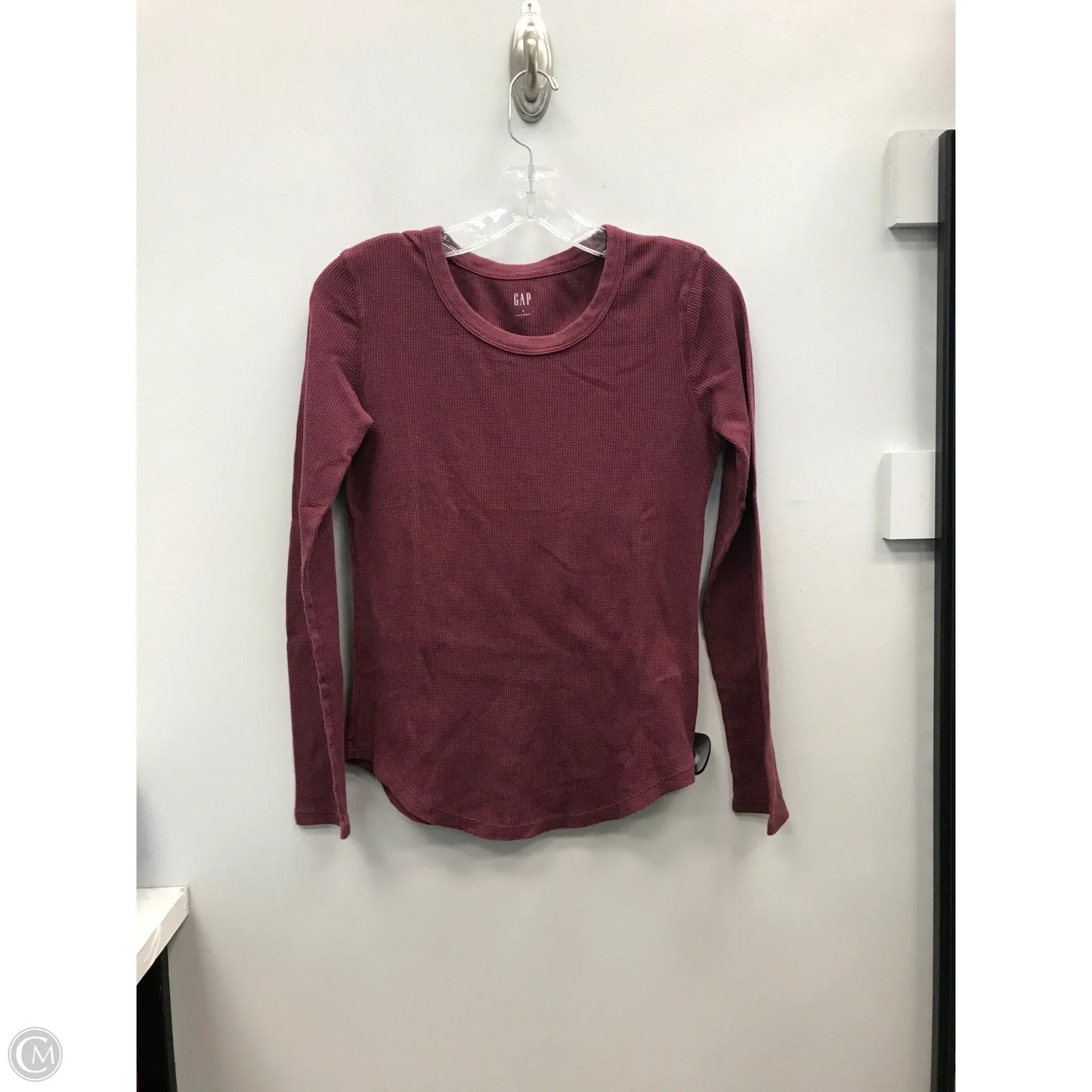 Top Long Sleeve Basic By Gap In Maroon, Size: S