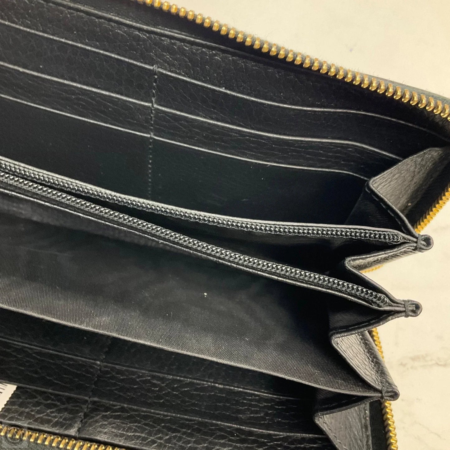 Wallet Luxury Designer By Gucci, Size: Medium