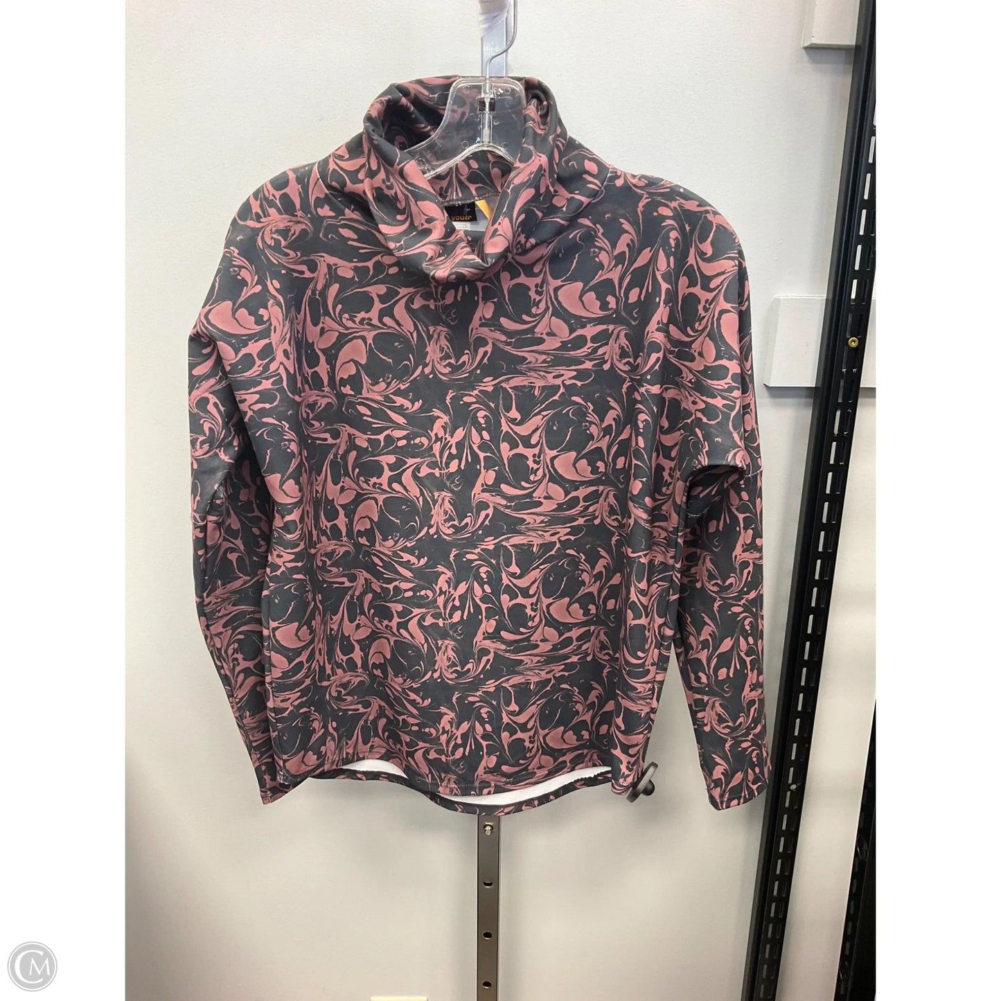 Athletic Top Long Sleeve Collar By Clothes Mentor In Grey & Pink, Size: S