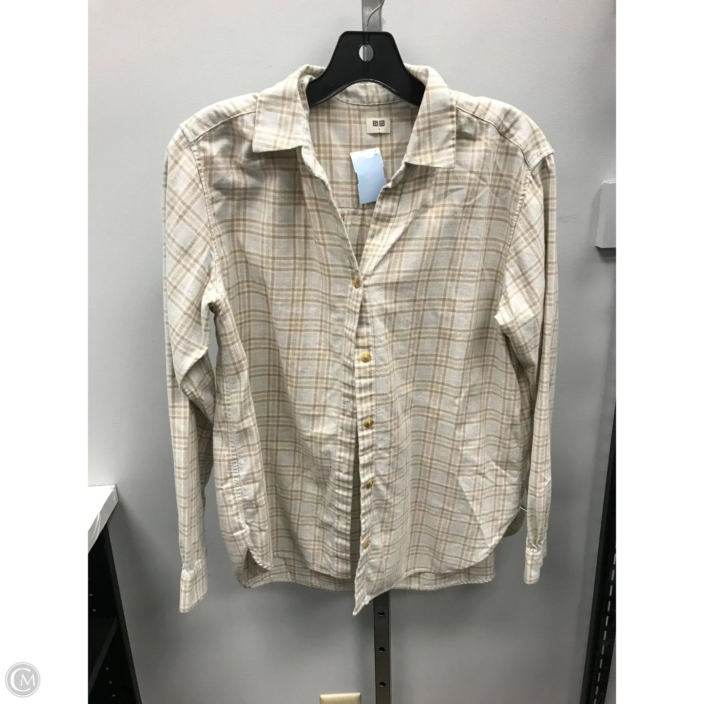 Top Long Sleeve By Uniqlo In Plaid Pattern, Size: S