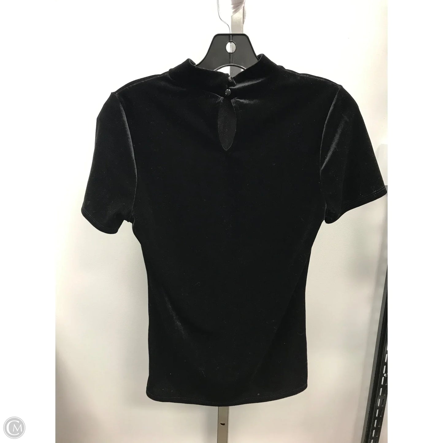 Top Short Sleeve By Ambiance Apparel In Black, Size: M