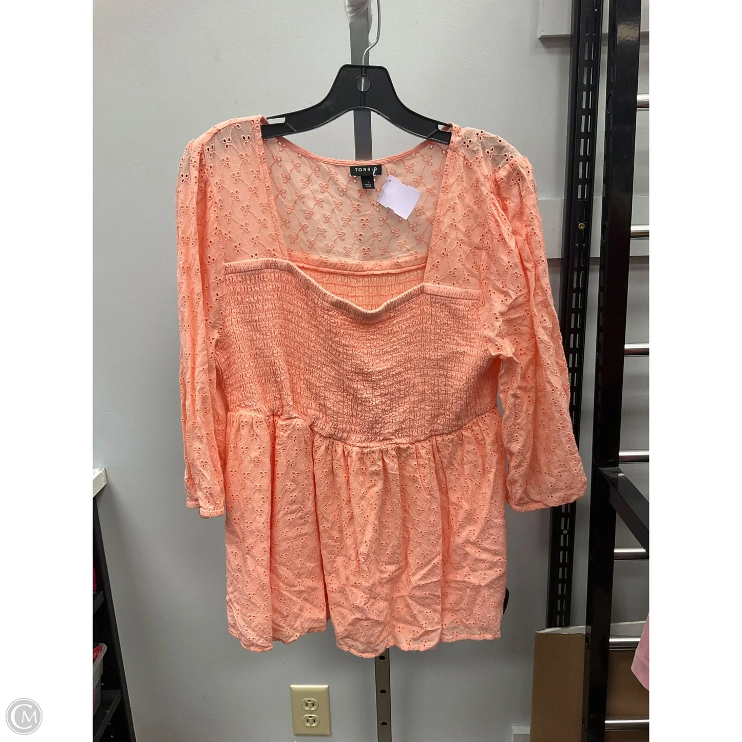 Top Short Sleeve By Torrid In Pink, Size: 1x